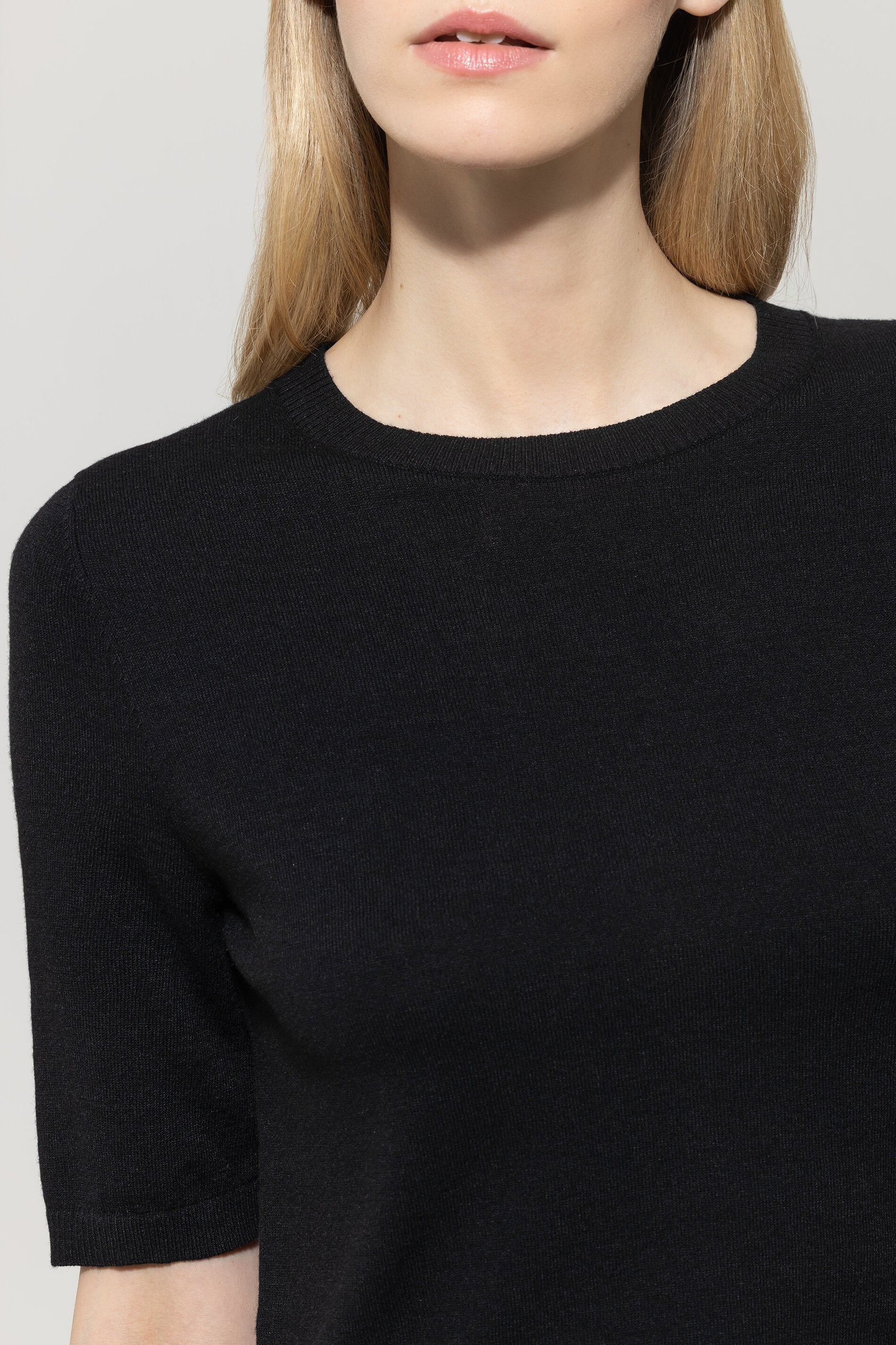 Feinstrick-Pullover - deep black - Standard | Model Detail