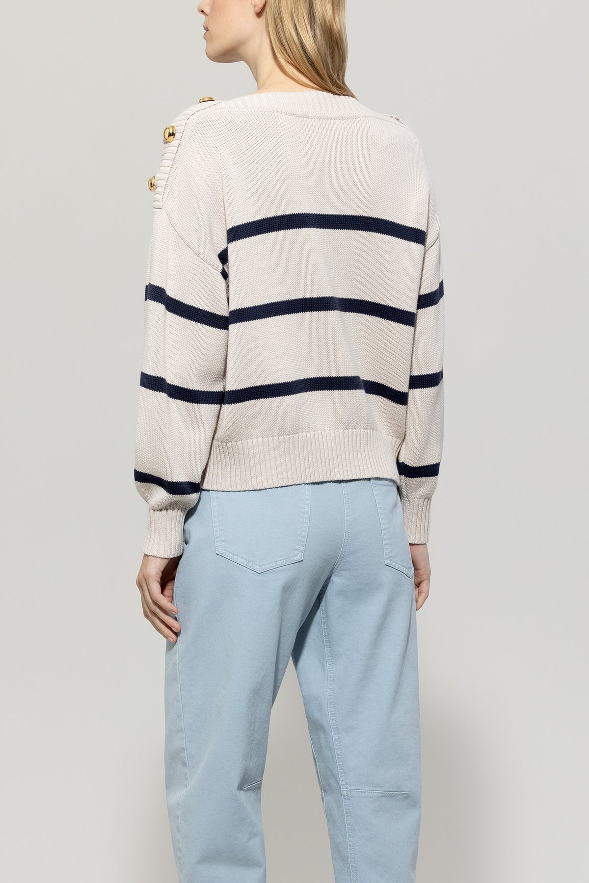 Pullover mit Streifen - cream / jeans blue - Standard | Model Rück