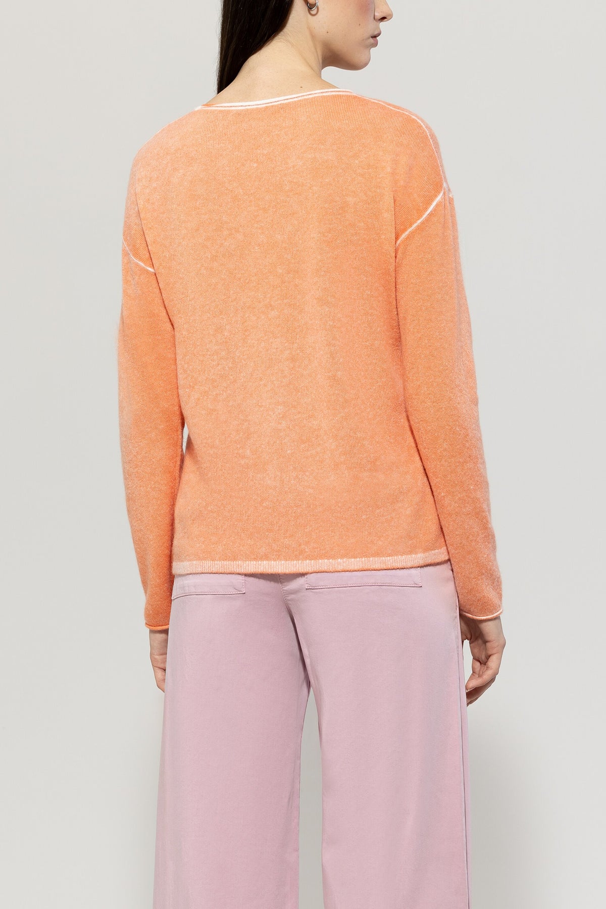 Feinstrick-Pullover - peachy orange - Standard | Model Rück