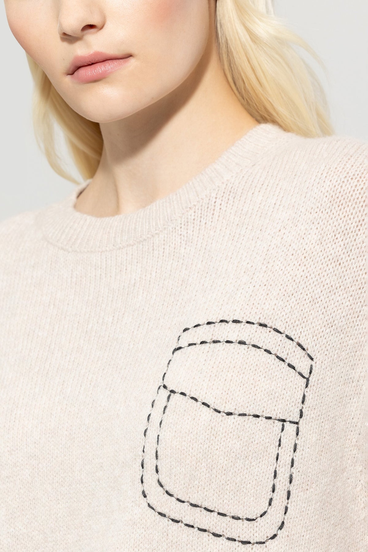 Pullover aus Woll-Mix - cream - Standard | Model Detail