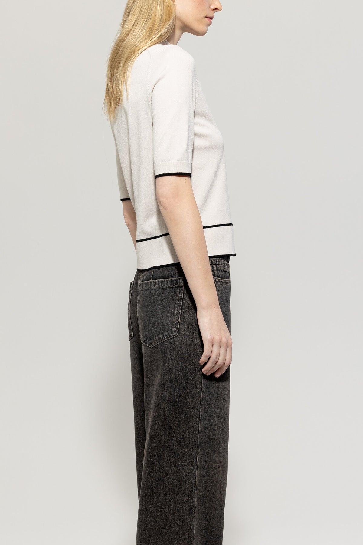 Halbarmpullover mit Rundhals - cream - Standard | Model Seite