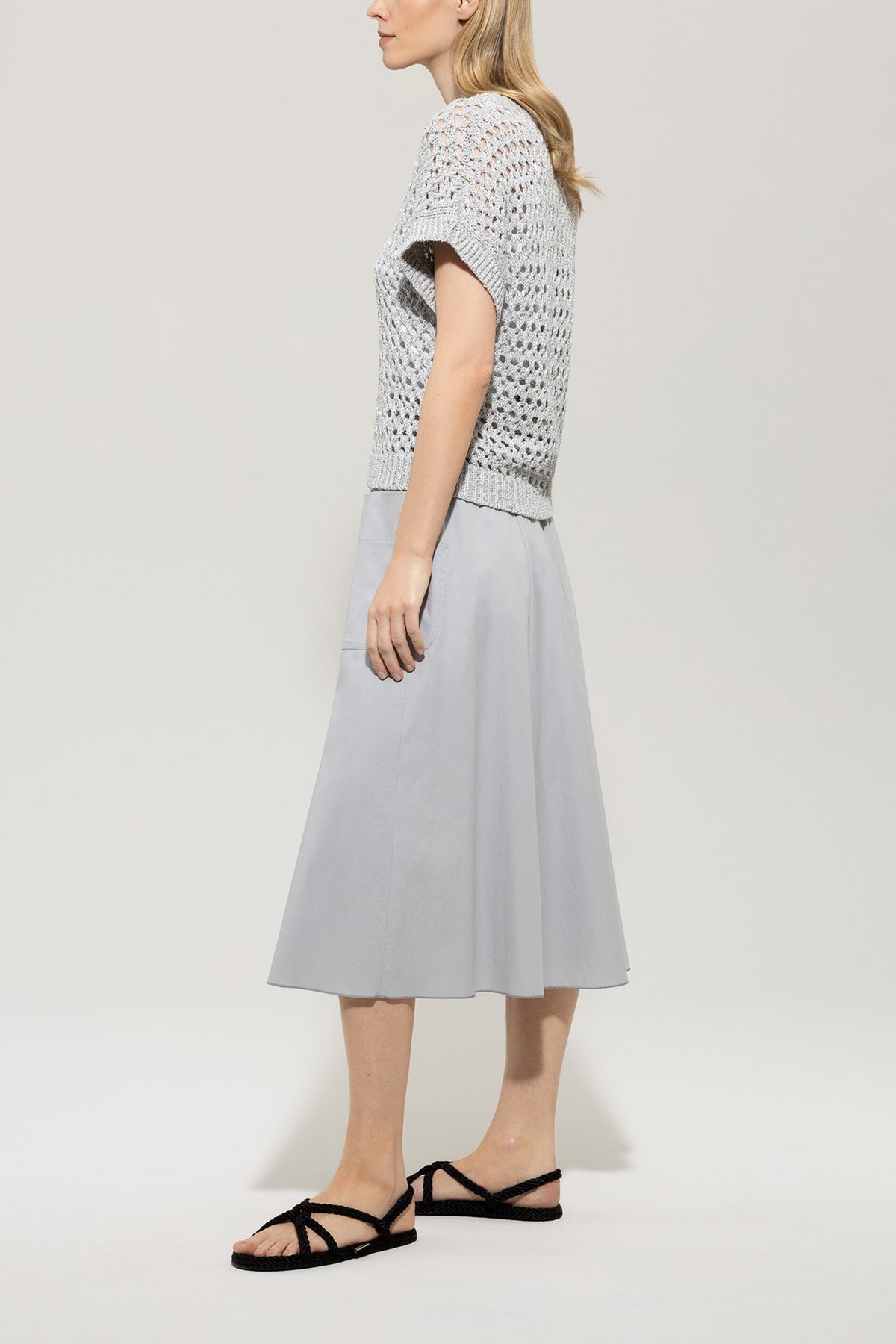Stricktop aus Fancy-Garn - silver grey - Standard | Model Seite
