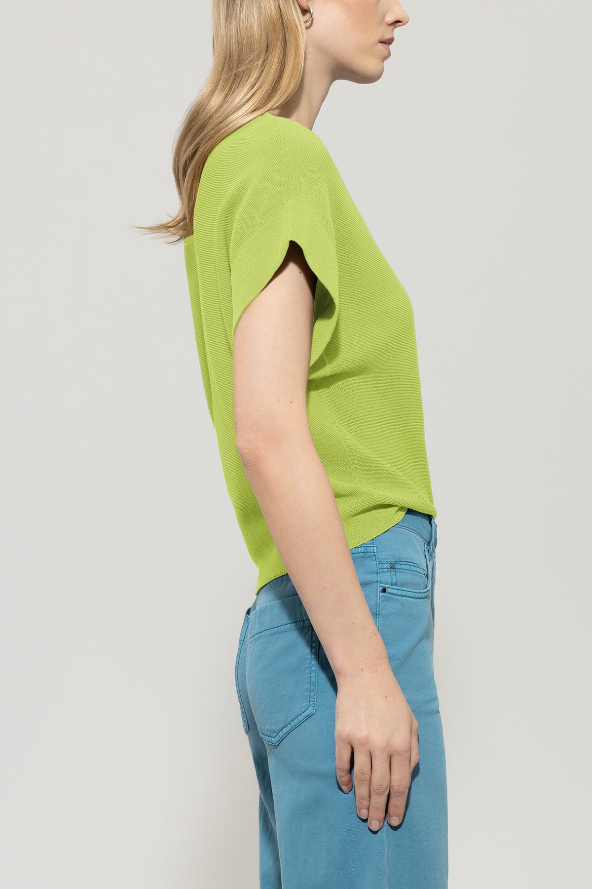 Pullover in Links-Struktur - pea green - Standard | Model Seite