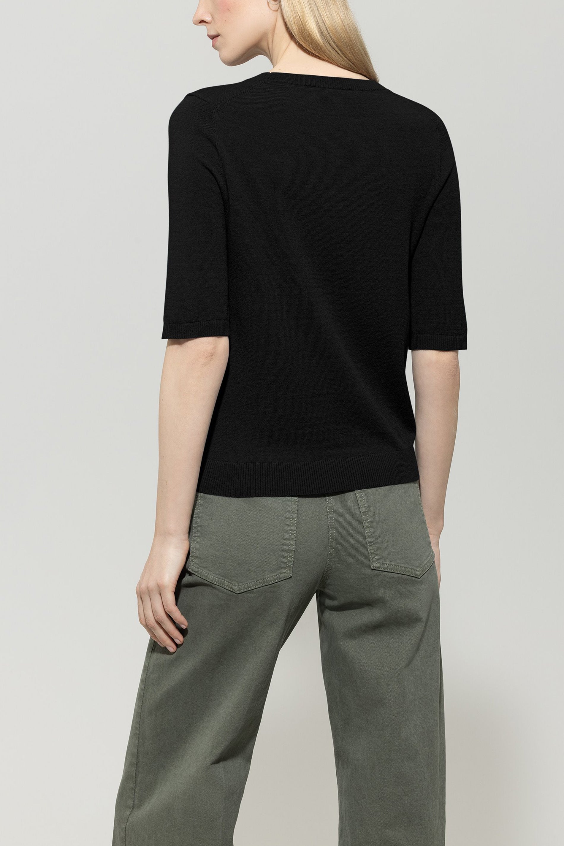 Feinstrick-Pullover - deep black - Standard | Model Rück