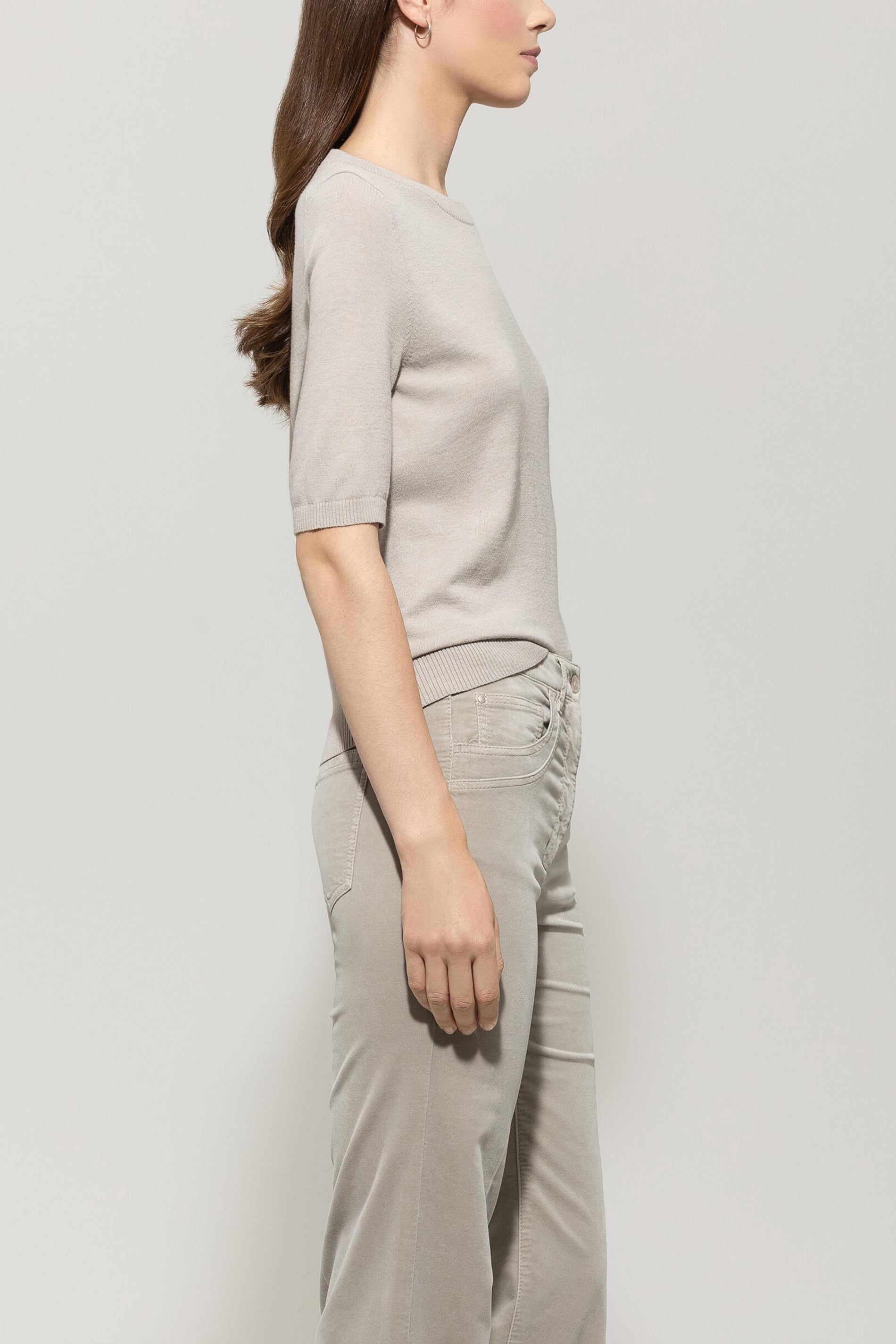 Feinstrick-Pullover - oyster - Standard | Model Seite