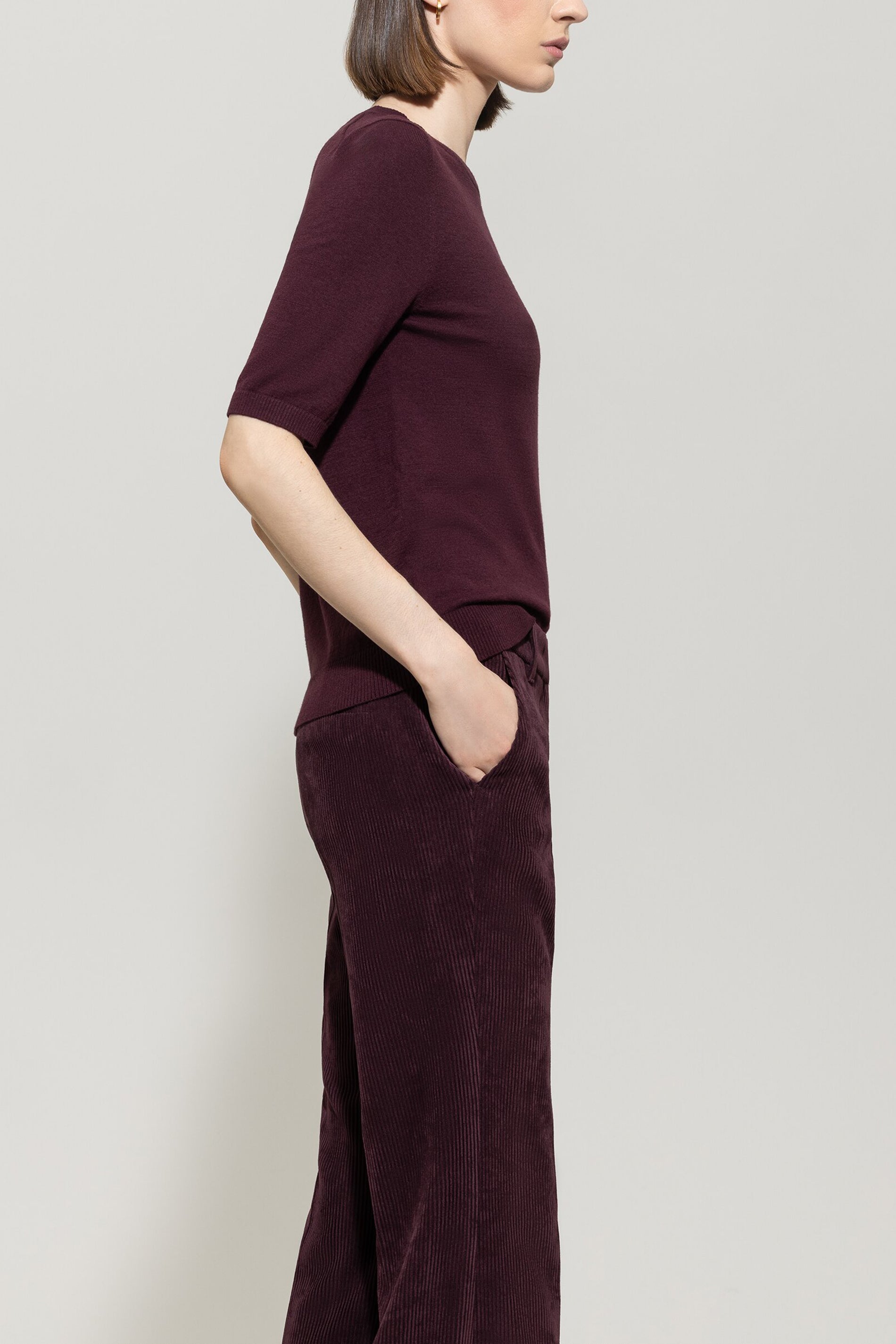 Feinstrick-Pullover - burgundy - Standard | Model Seite