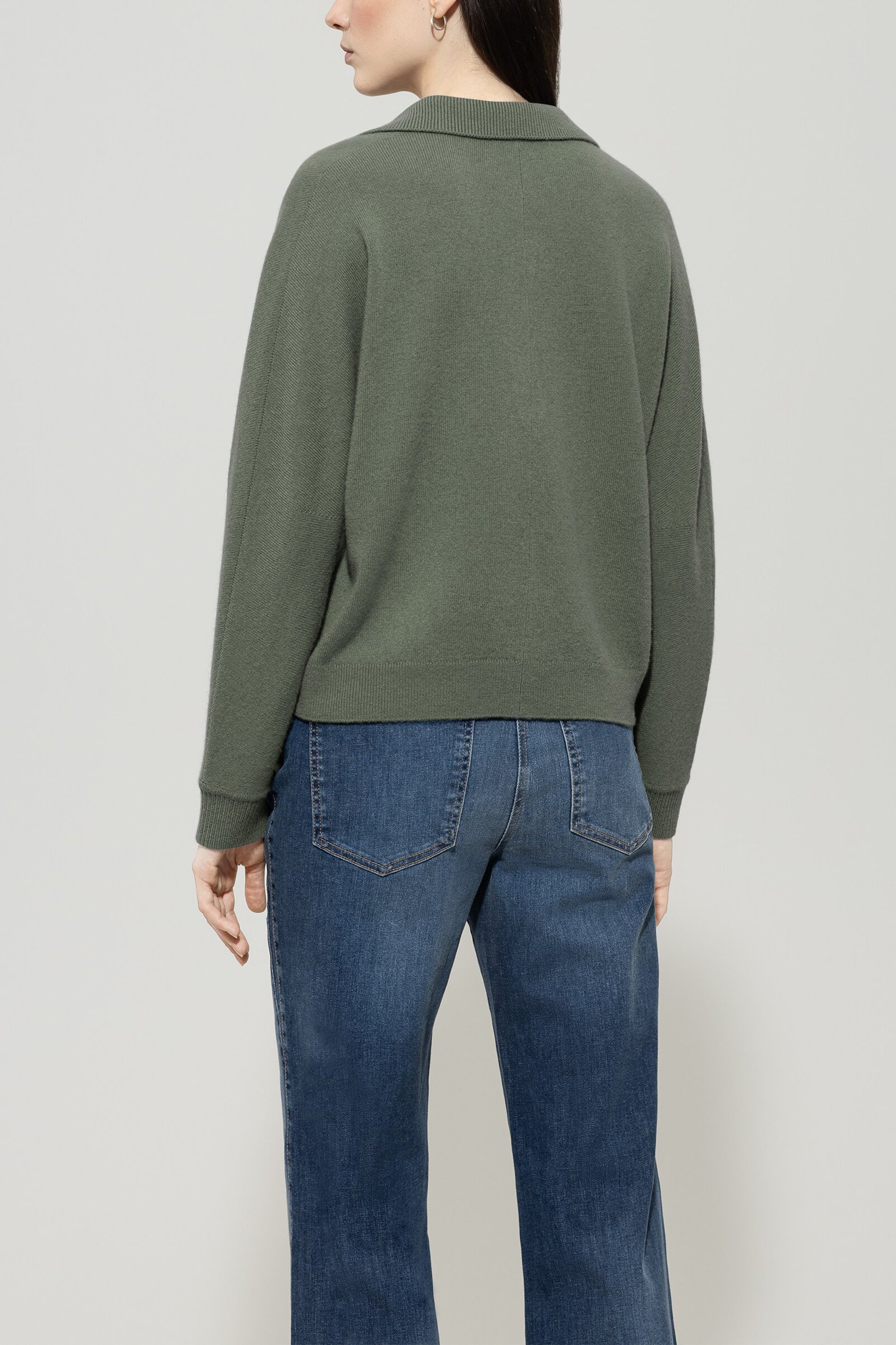 Polo-Shirt aus Kaschmir-Mix - cool khaki - Standard | Model Rück