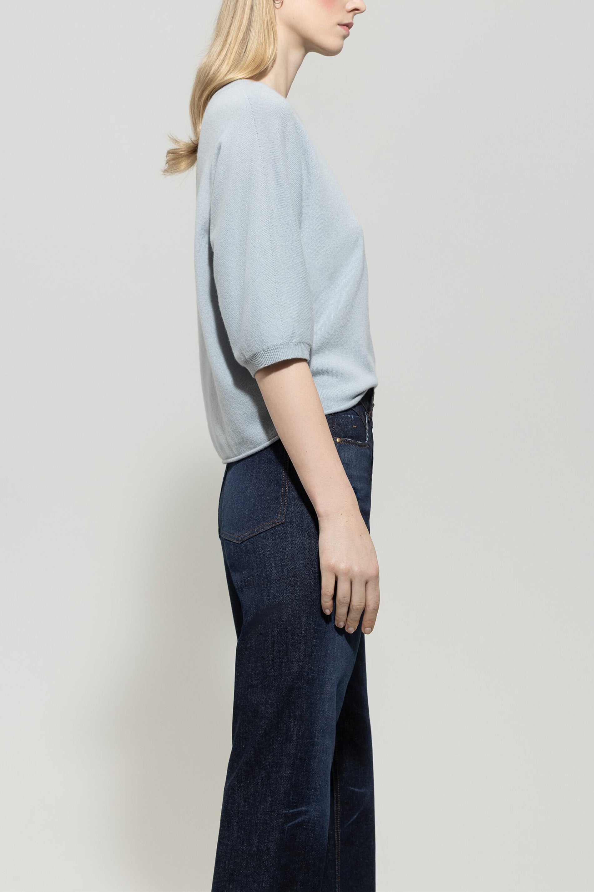 Pullover aus Kaschmir-Mix - light blue - Standard | Model Seite