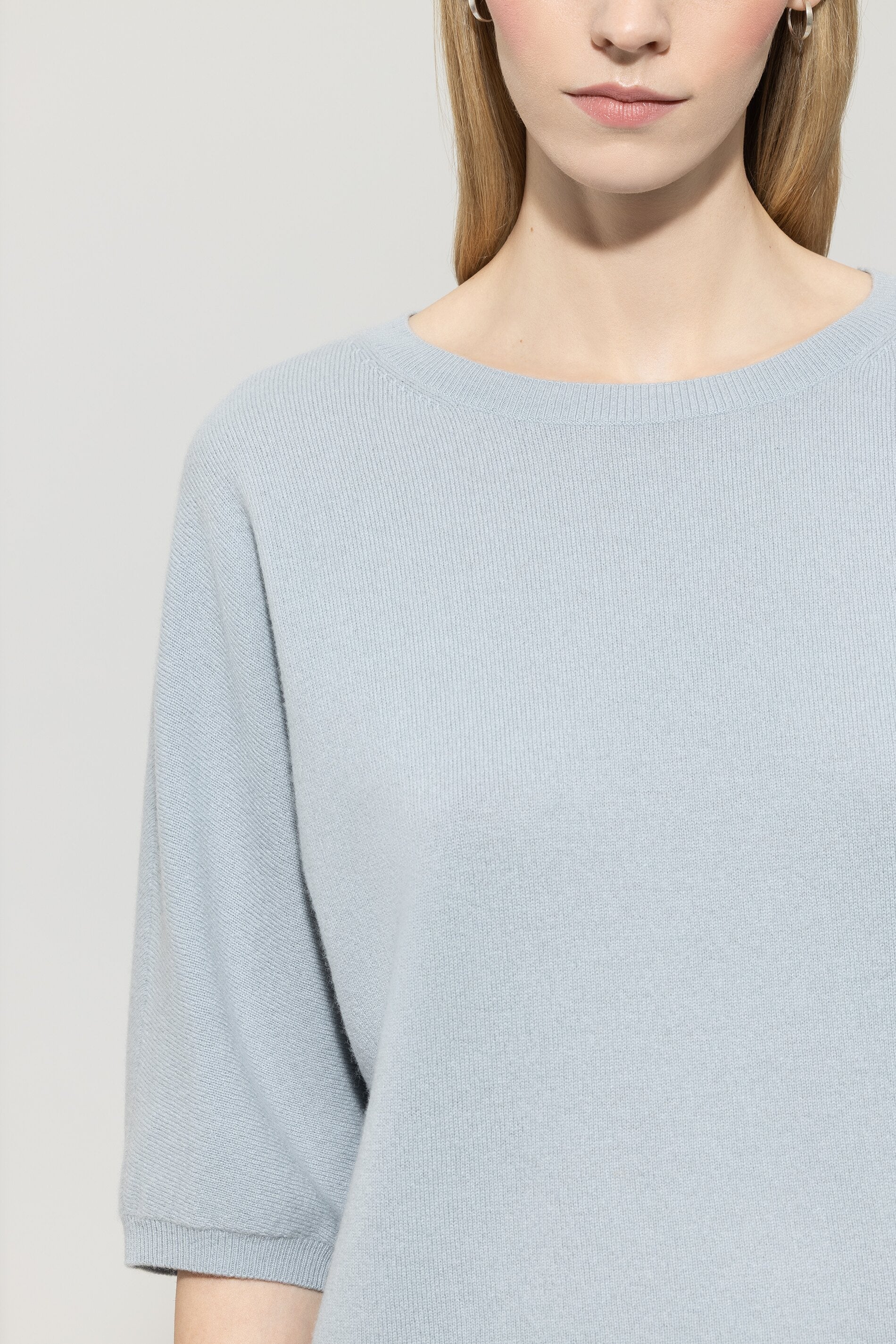 Pullover aus Kaschmir-Mix - light blue - Standard | Model Detail