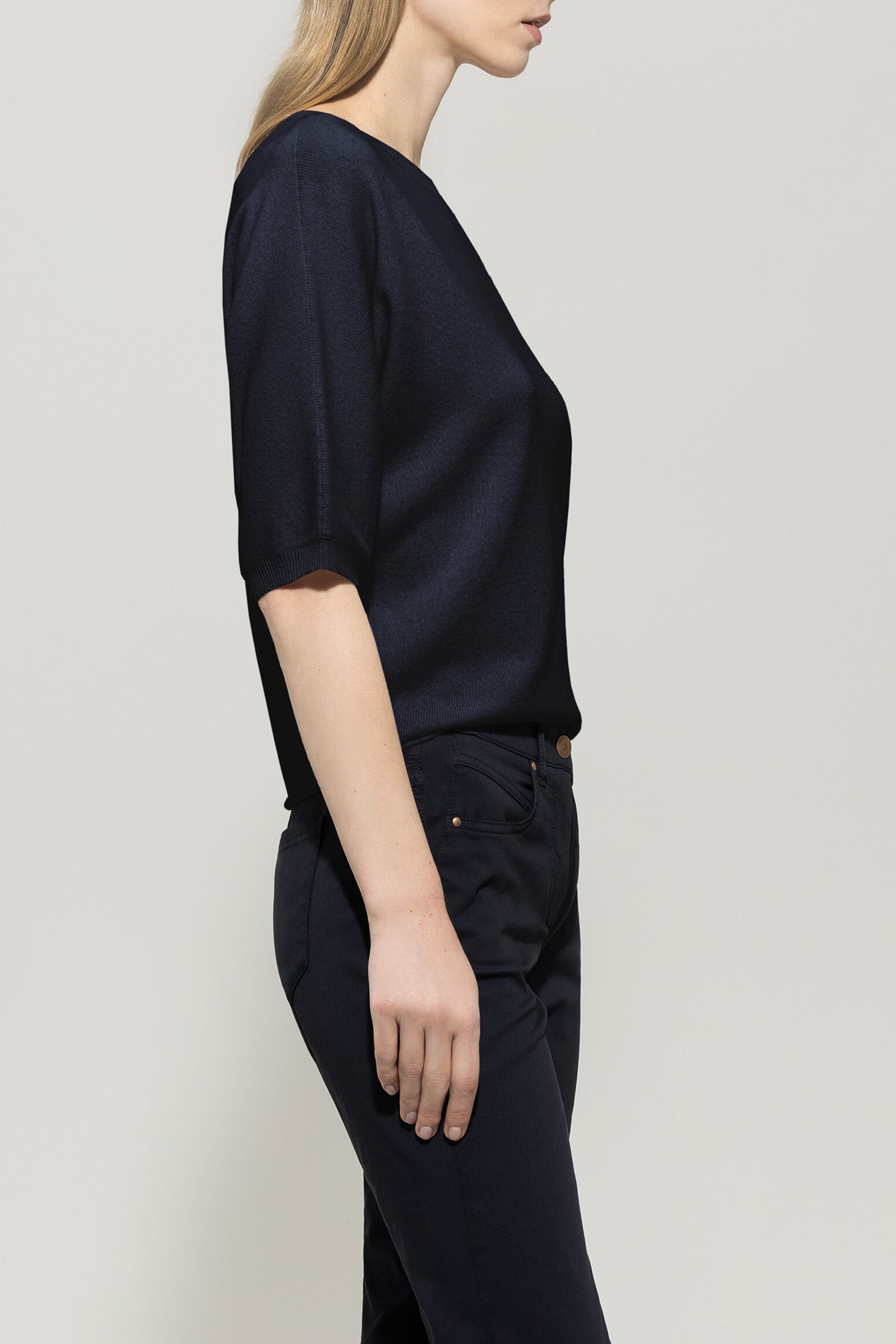 Pullover aus Kaschmir-Mix - dark blue - Standard | Model Seite