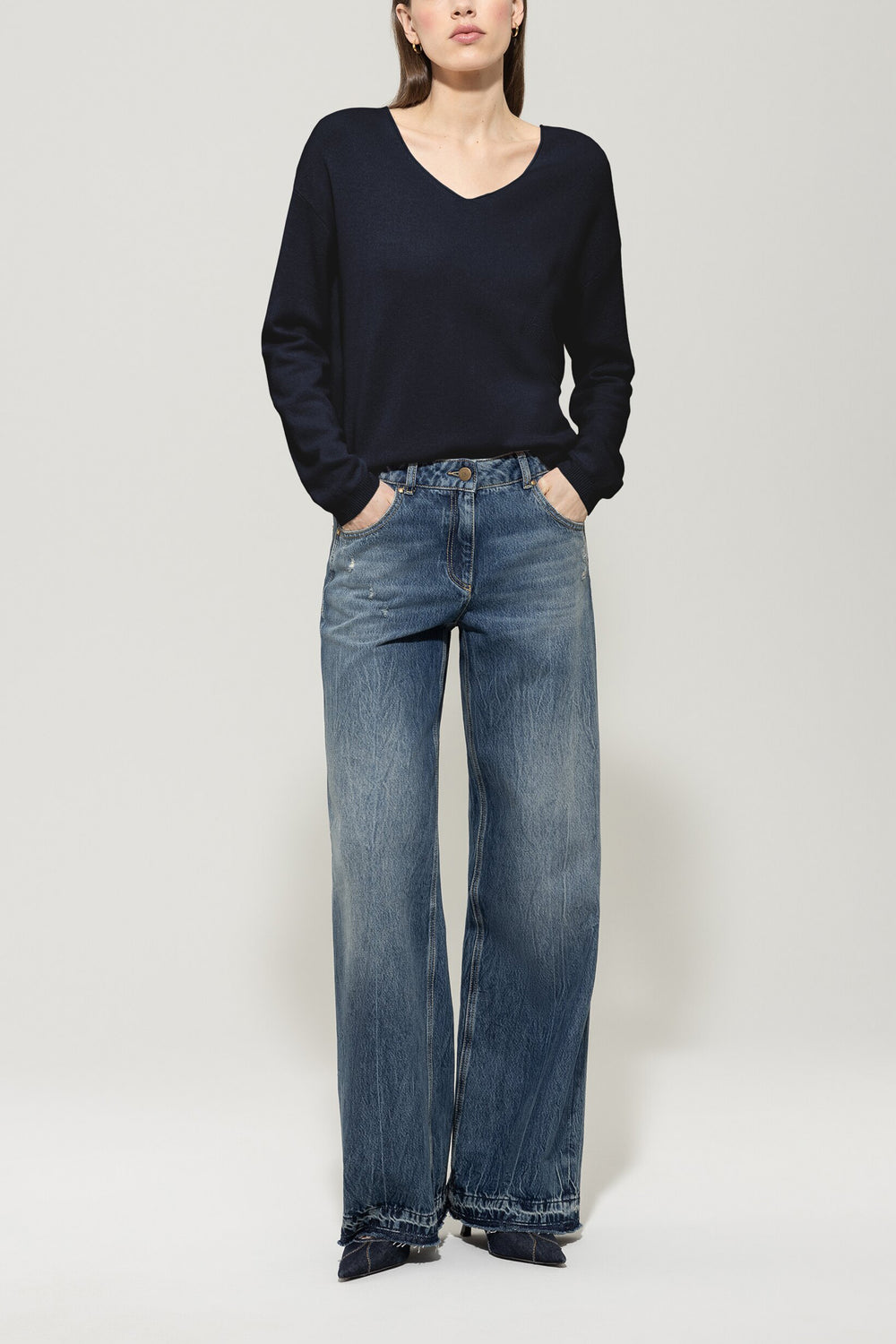 V-shape cashmere-blend sweater - dark blue - Standard