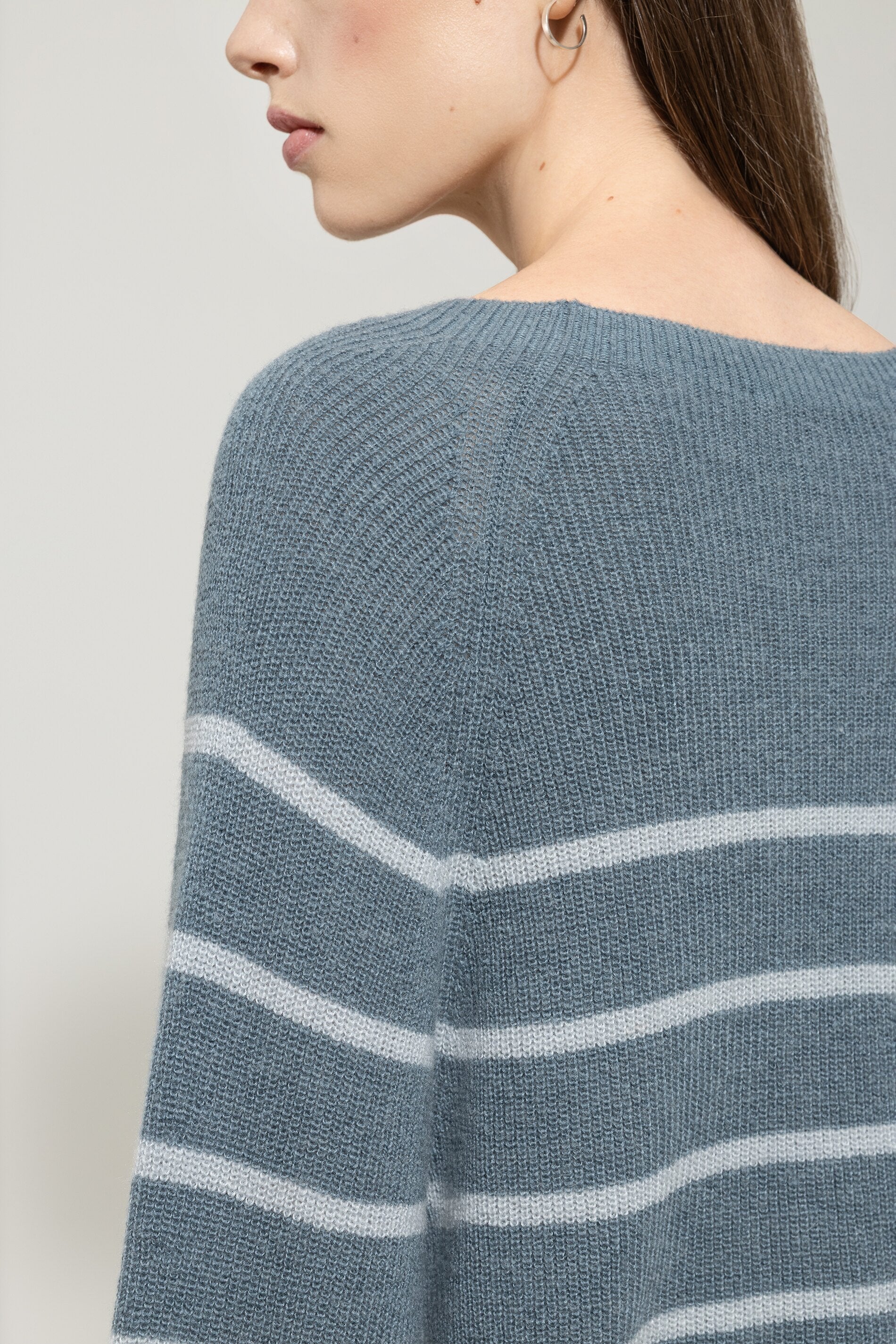 Streifen-Raglan-Pullover - greyish blue / light blue - Standard | Model Detail