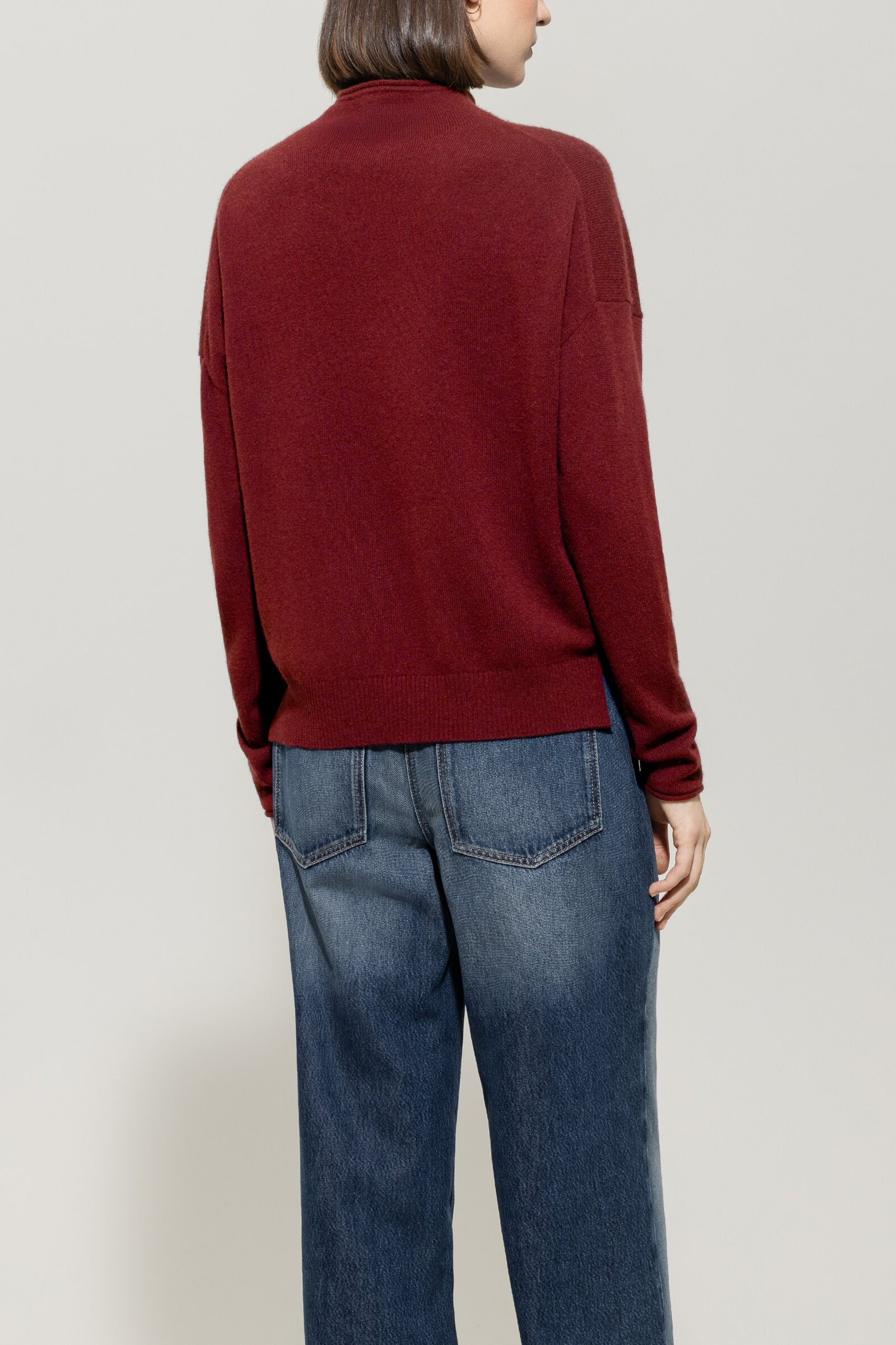 Pullover aus Kaschmir-Mix - berry red - Standard | Model Rück