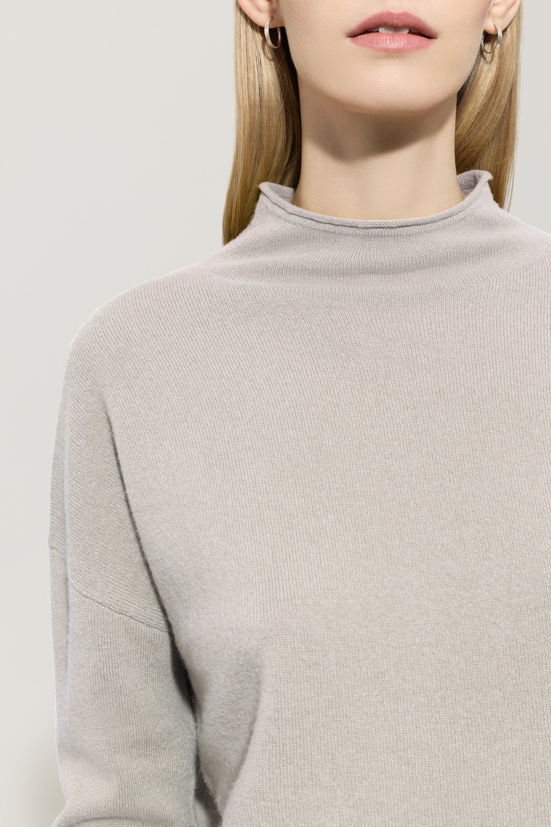 Pullover aus Kaschmir-Mix - oyster - Standard | Model Detail