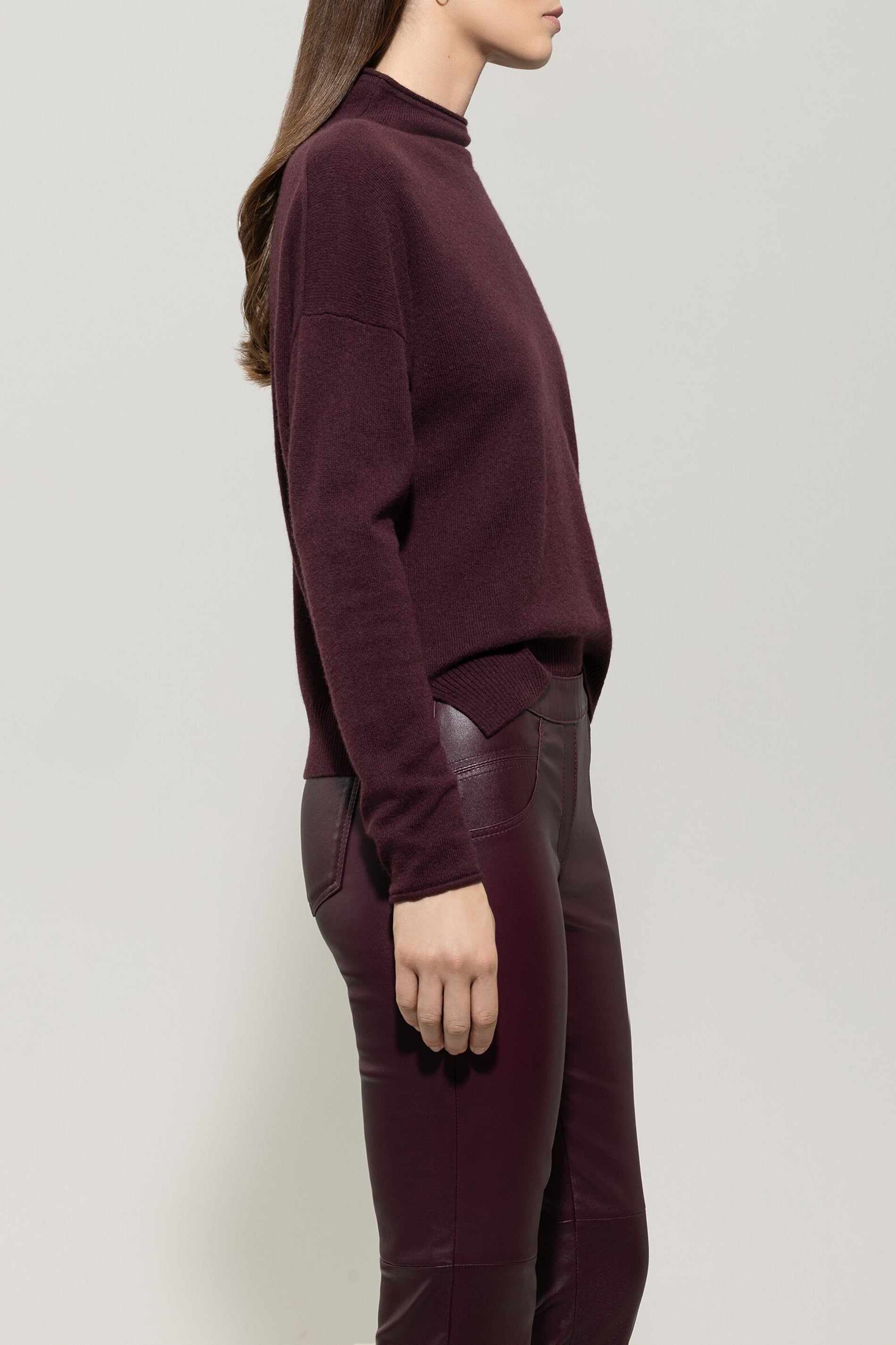 Pullover aus Kaschmir-Mix - burgundy - Standard | Model Seite