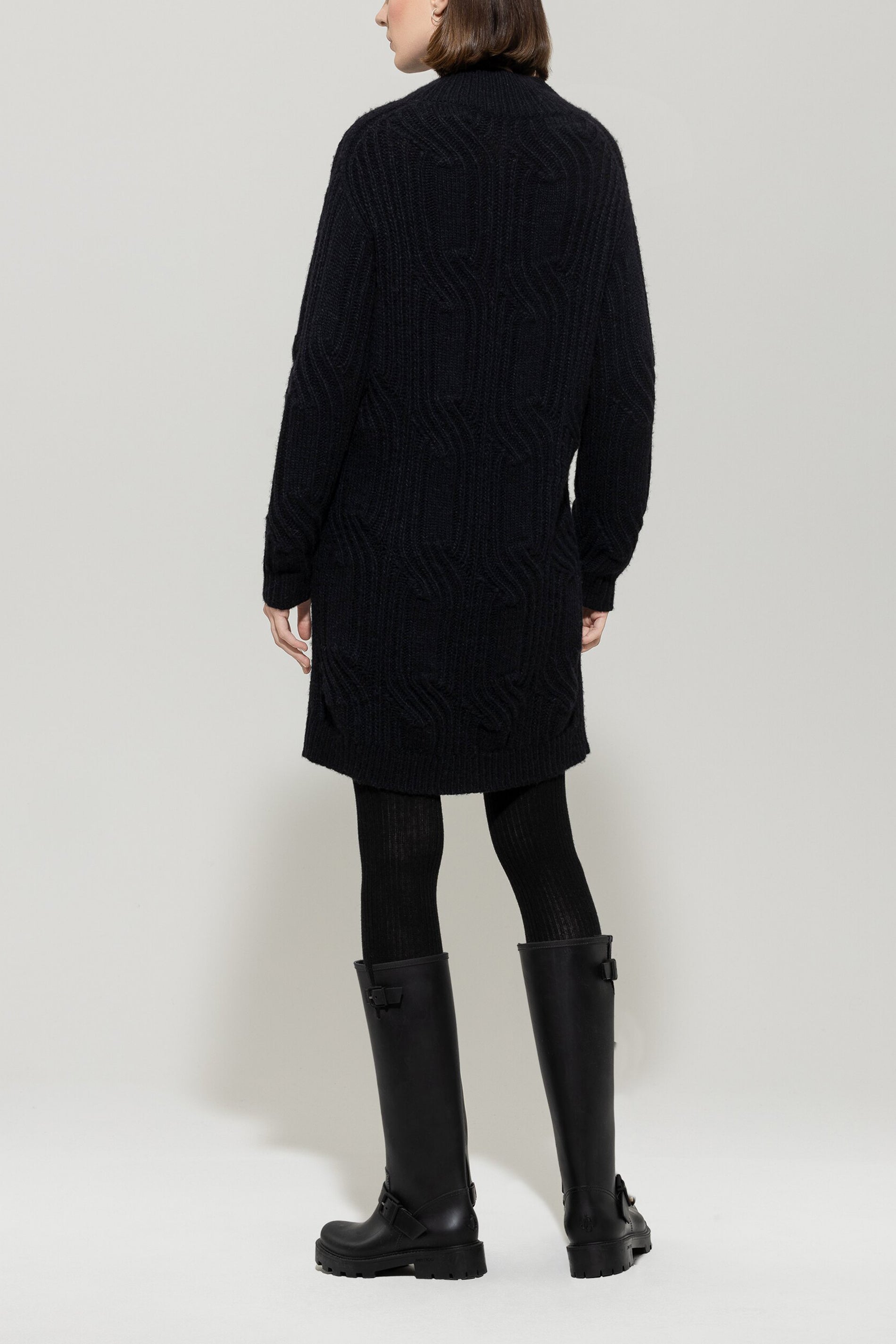 Pulloverkleid mit Cable-Knit - deep black - Standard | Model Rück