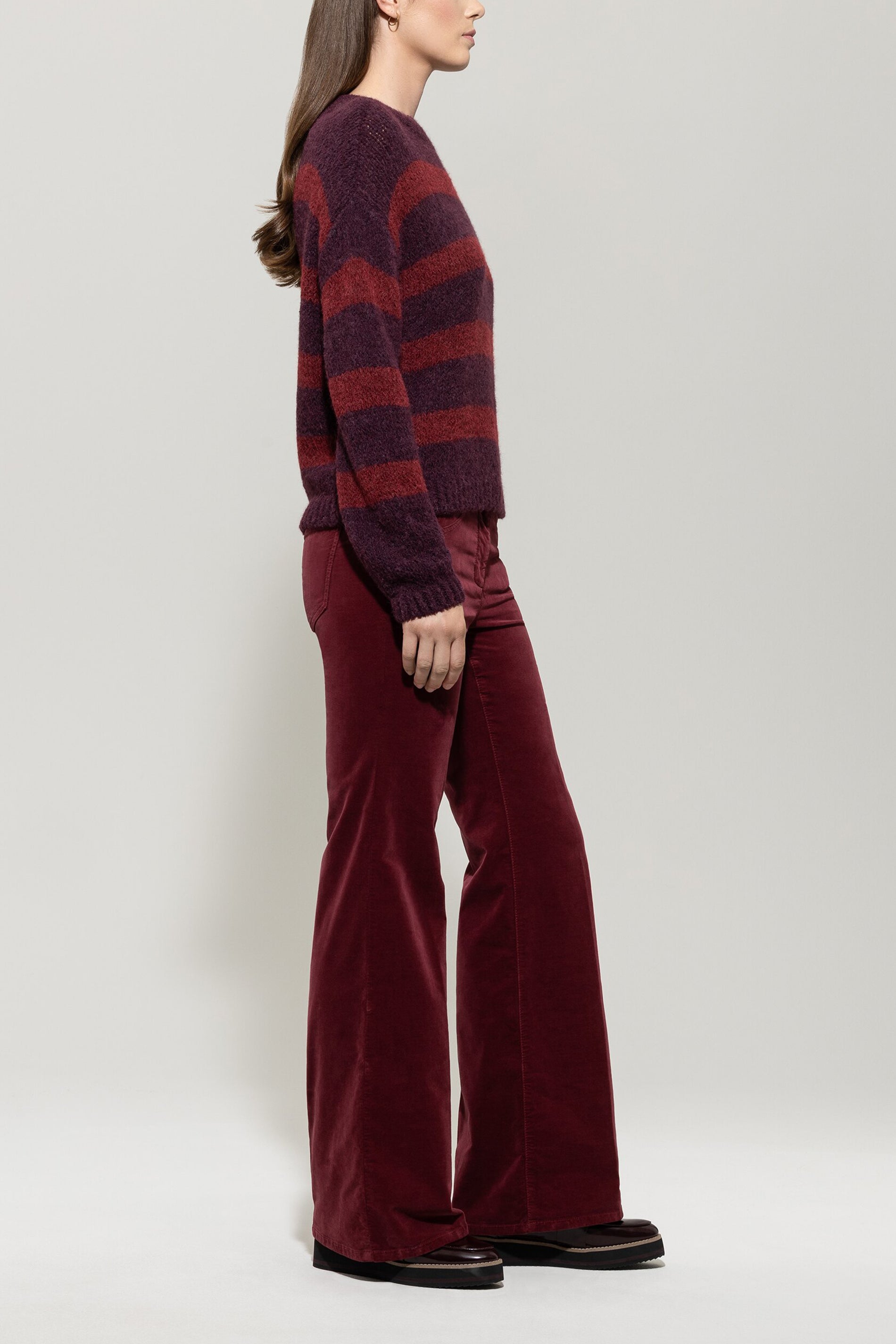 Streifen-Pulli aus Alpaka-Mix - burgundy / berry red - Standard | Model Seite