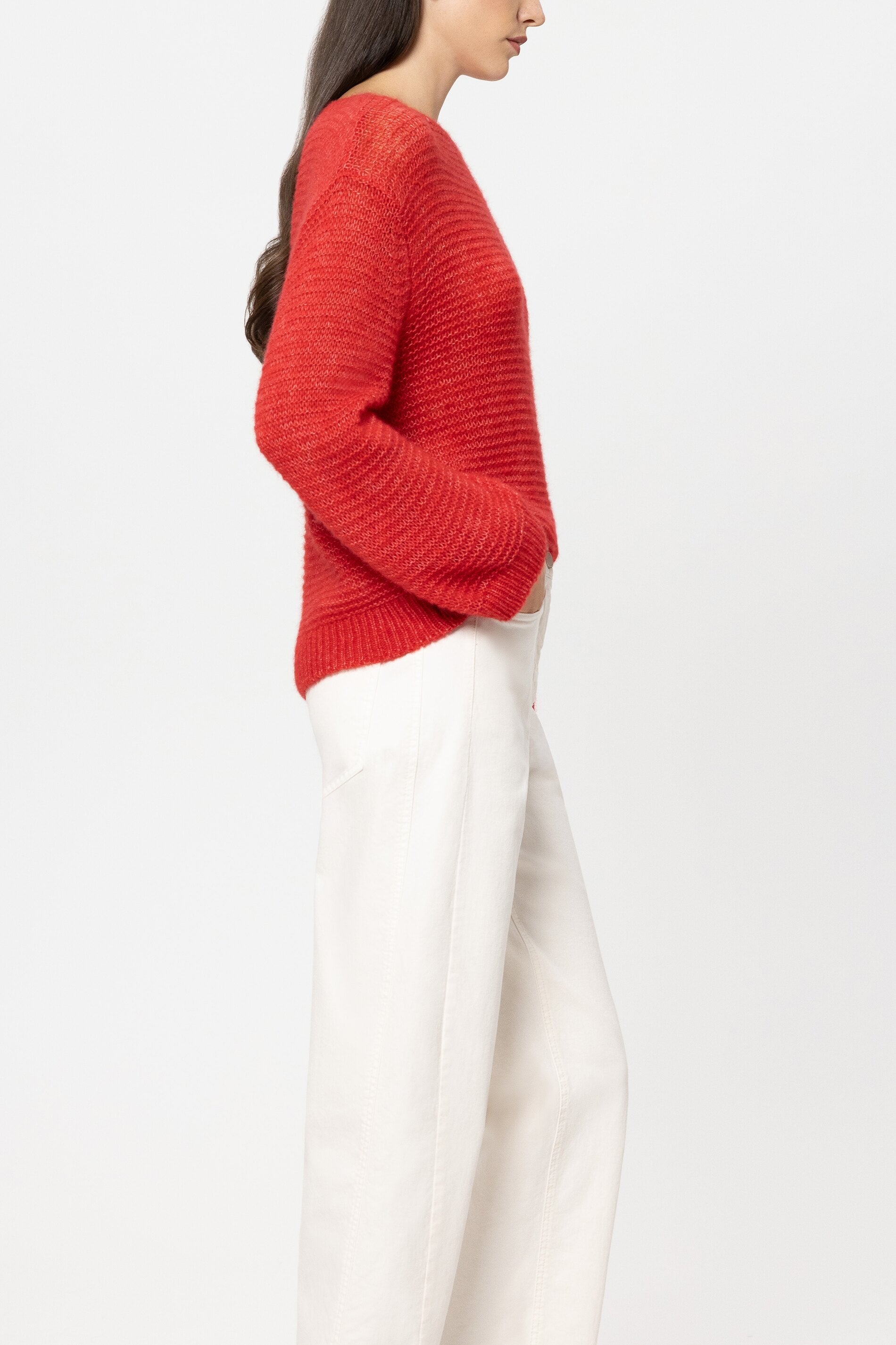 Pullover in Links-Struktur - cherry red - Standard | Model Seite