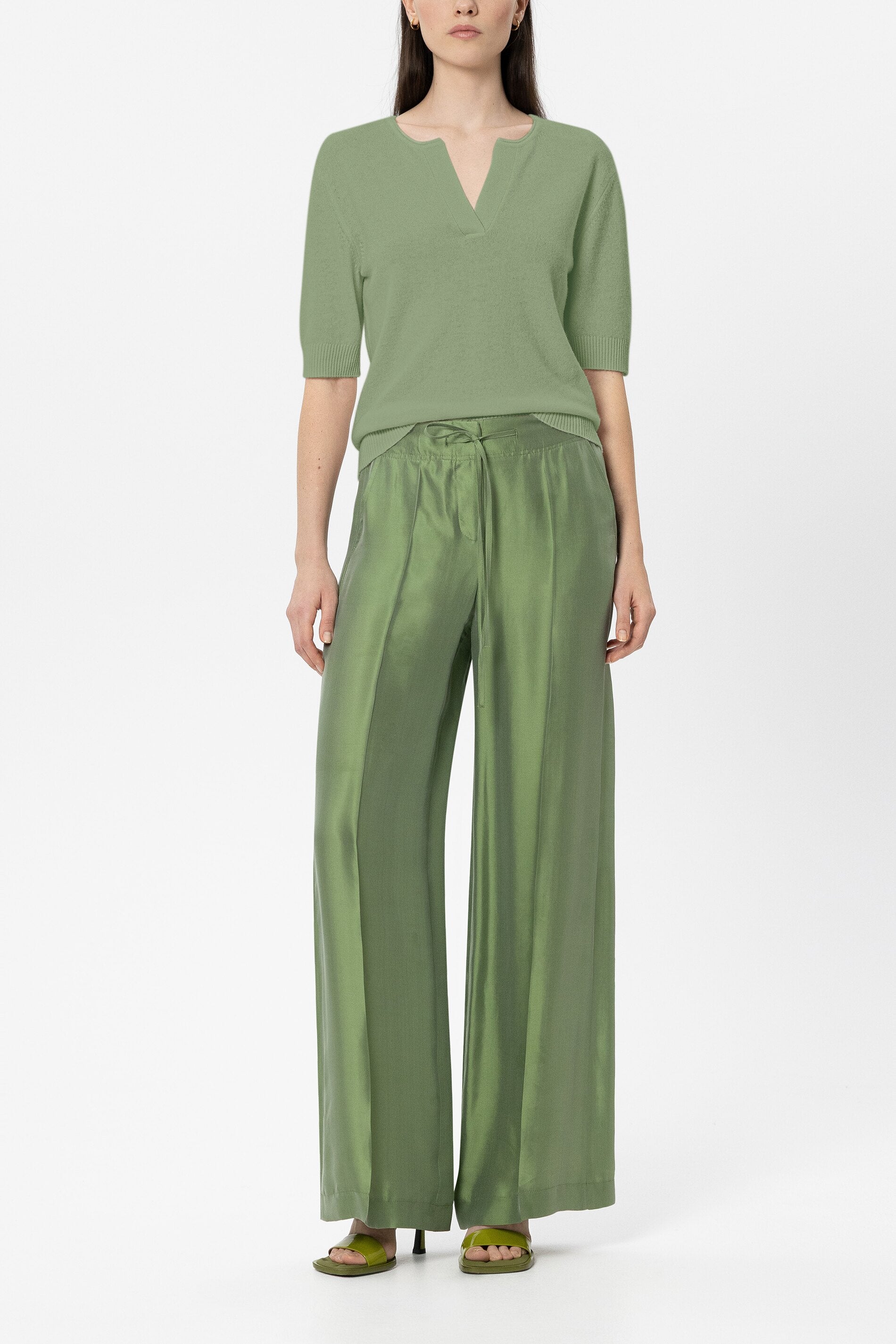 Pullover aus Kaschmir-Mix - moss green - Standard | Model Front