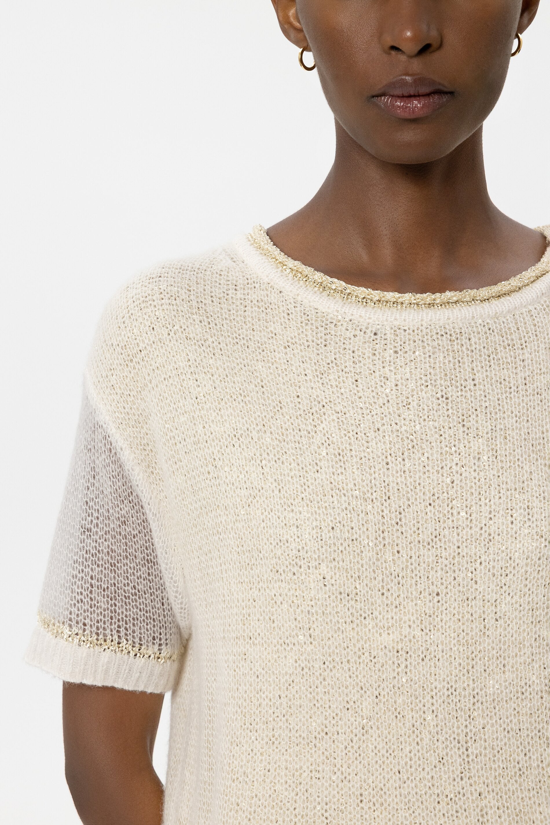 Pailletten-Kurzarm-Pullover - milk - Standard | Model Detail