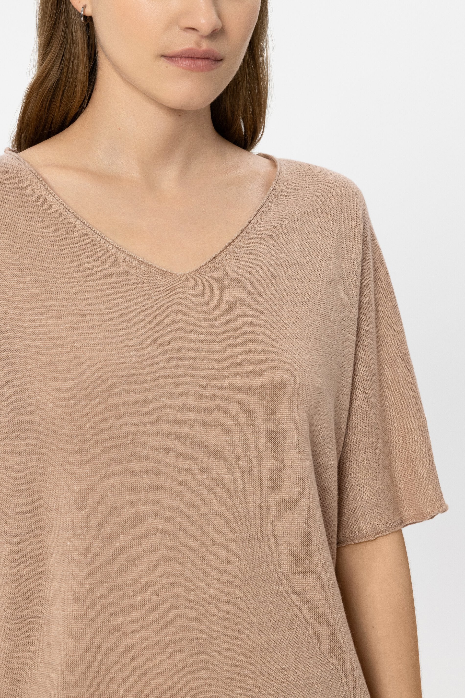 Leinen-Pullover mit V-Neck - light terracotta - Standard | Model Detail