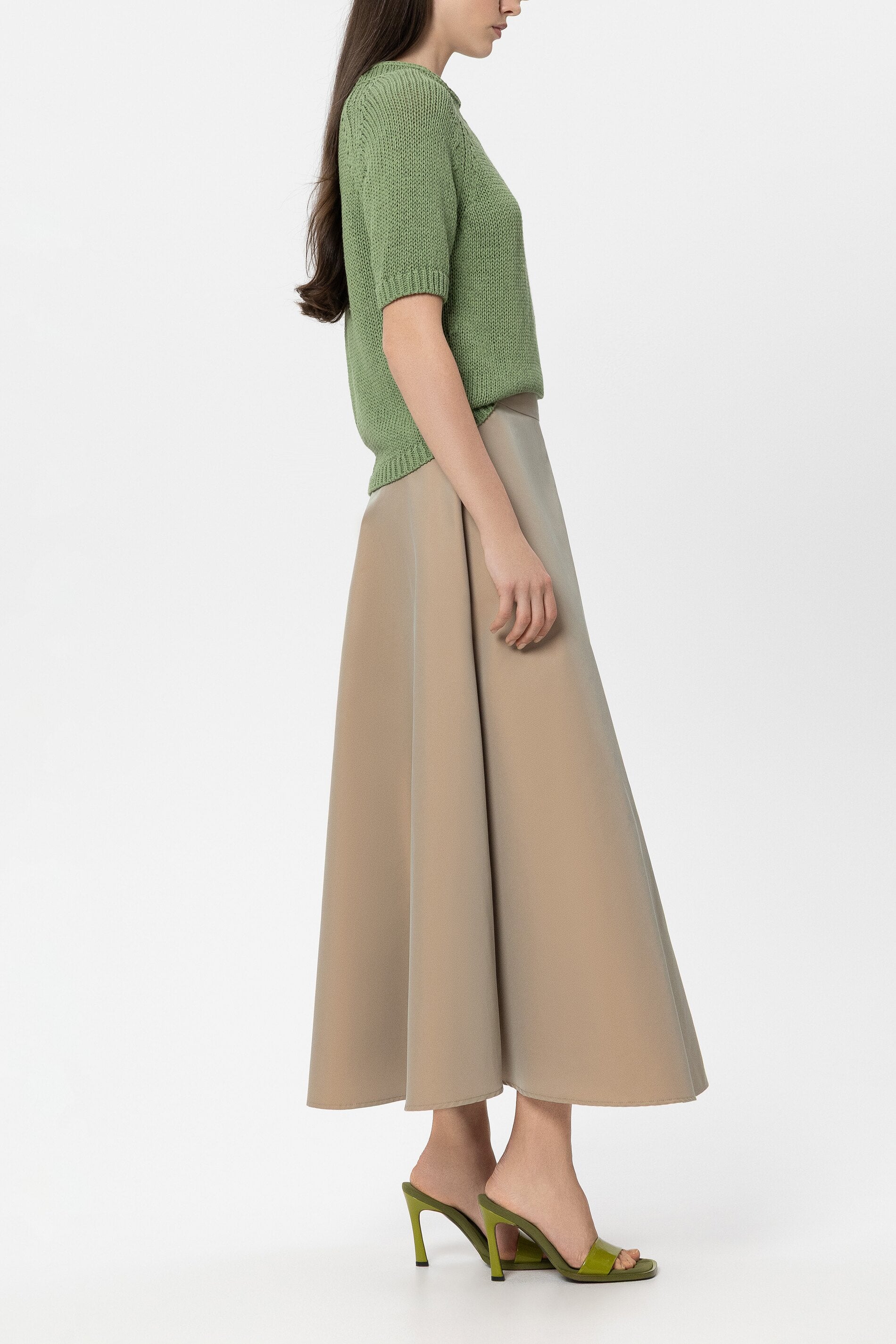 Pullover aus Leinen-Mix - moss green - Standard | Model Seite