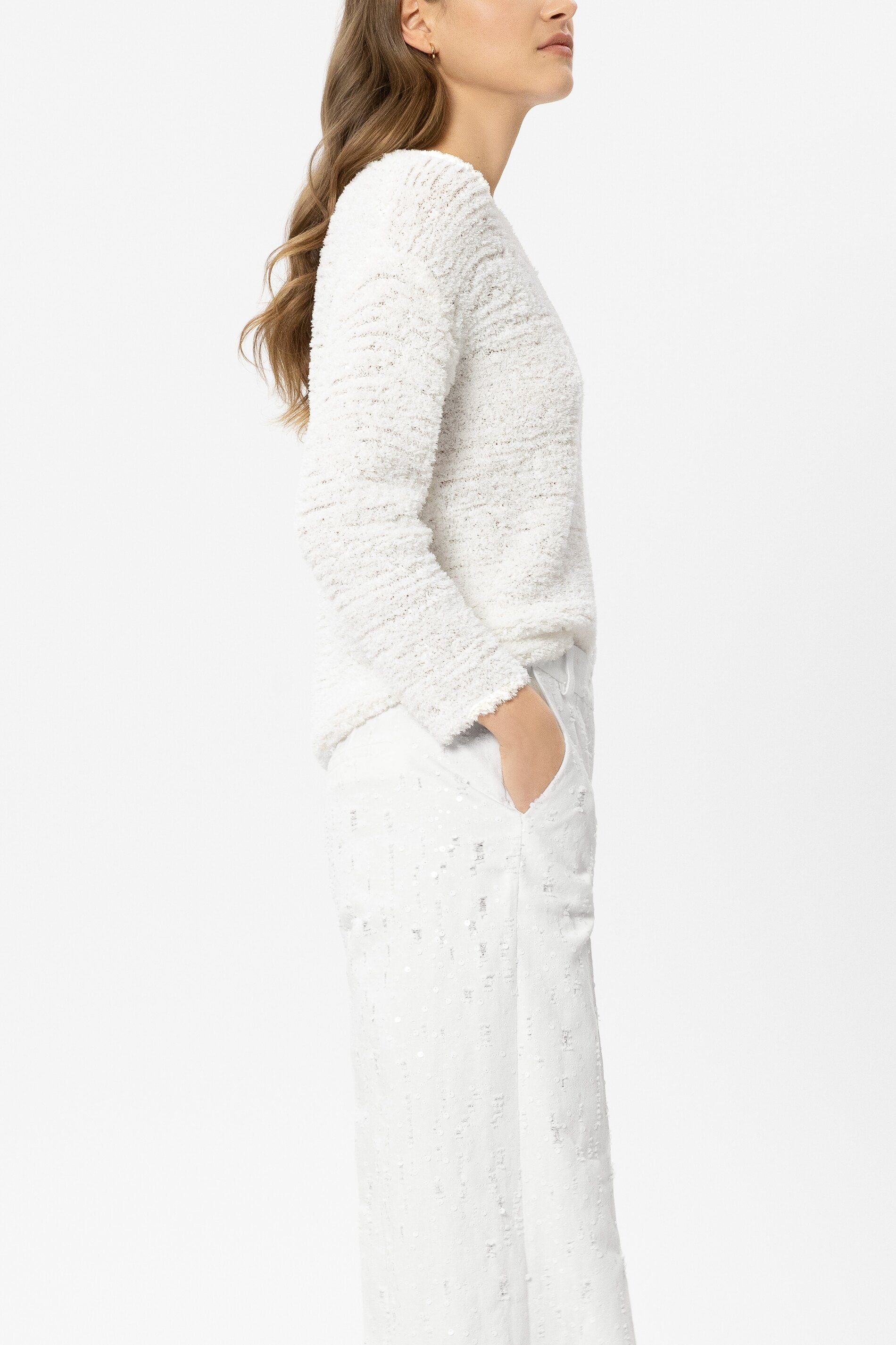 Pailletten-V-Neck-Pullover - milk - Standard | Model Seite