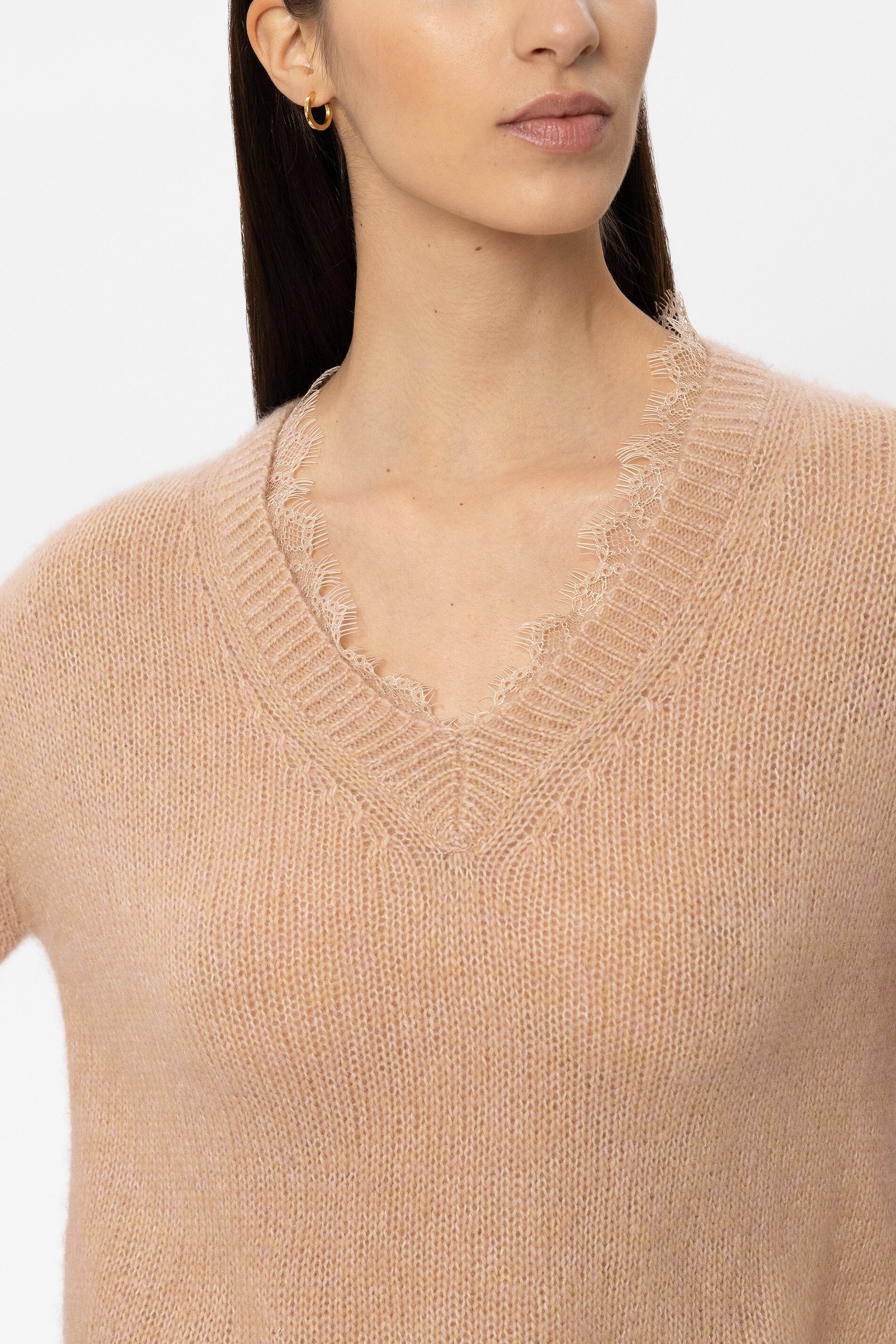 V-Pullover aus Alpaka-Mix - cappuccino - Standard | Model Detail