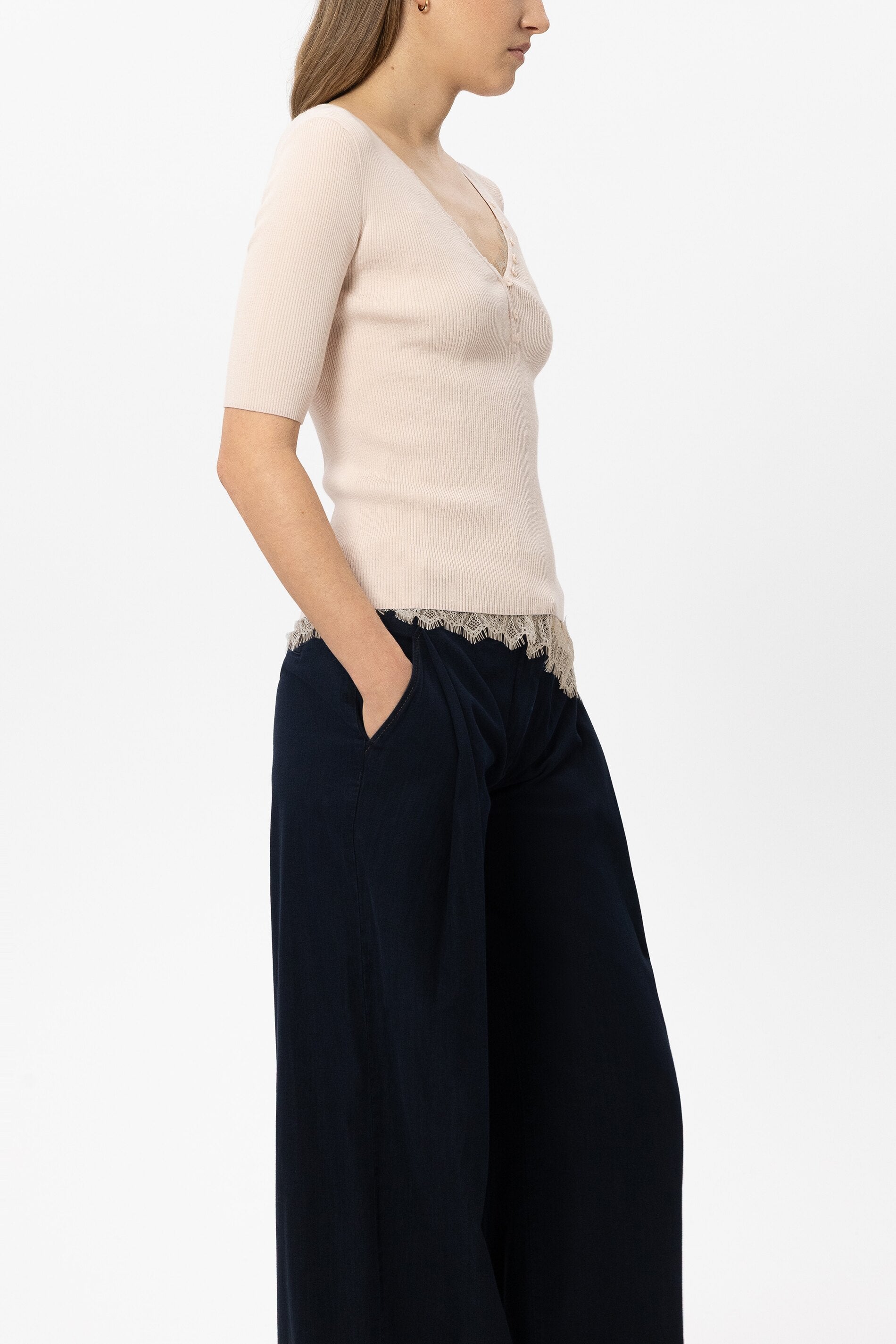 Feinstrick-Pullover - powder - Standard | Model Seite