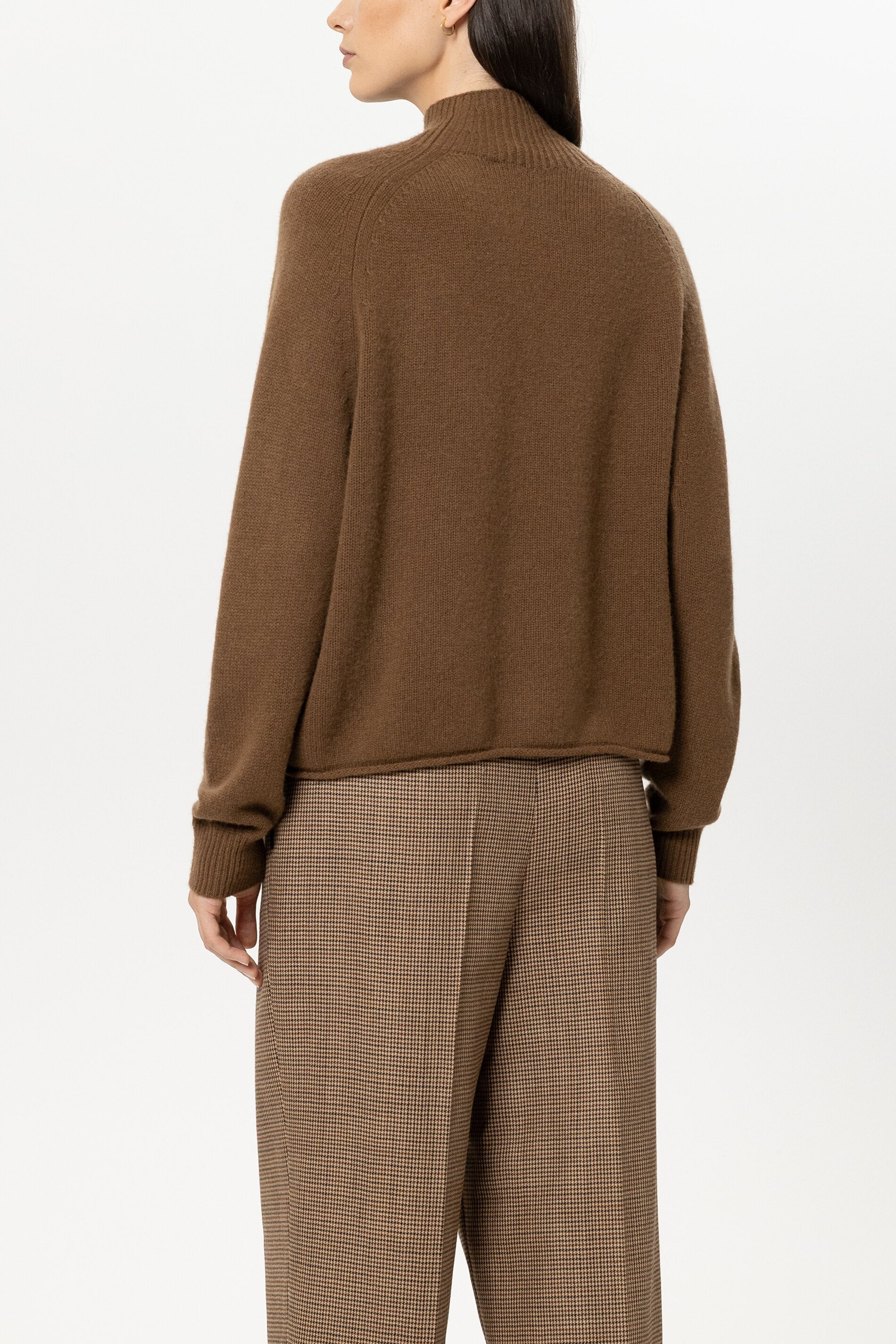 Turtleneck aus Kaschmir-Mix - caramel - Standard | Model Rück