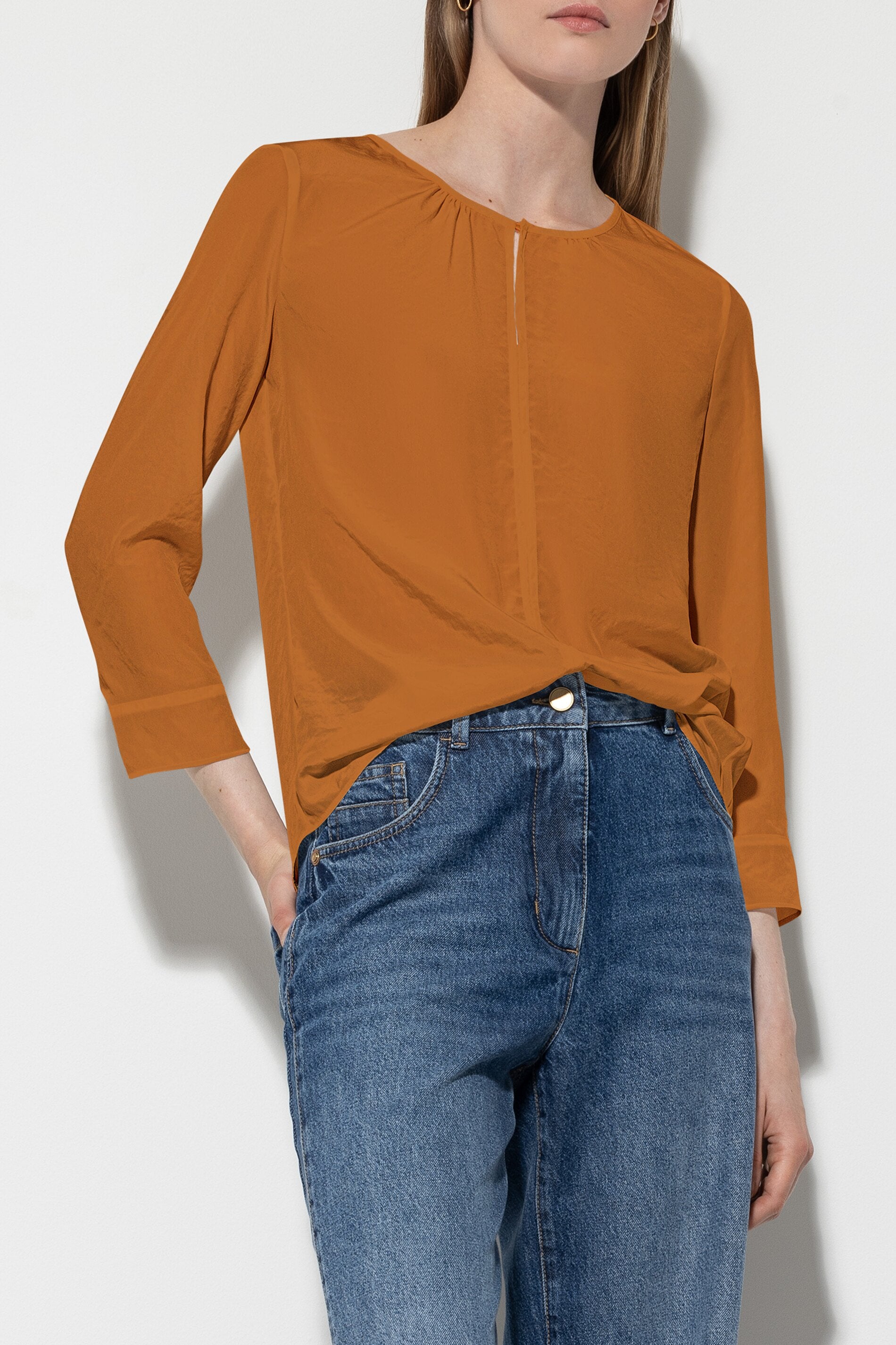 Fließendes Blusenshirt - kurkuma - Standard | Model Front