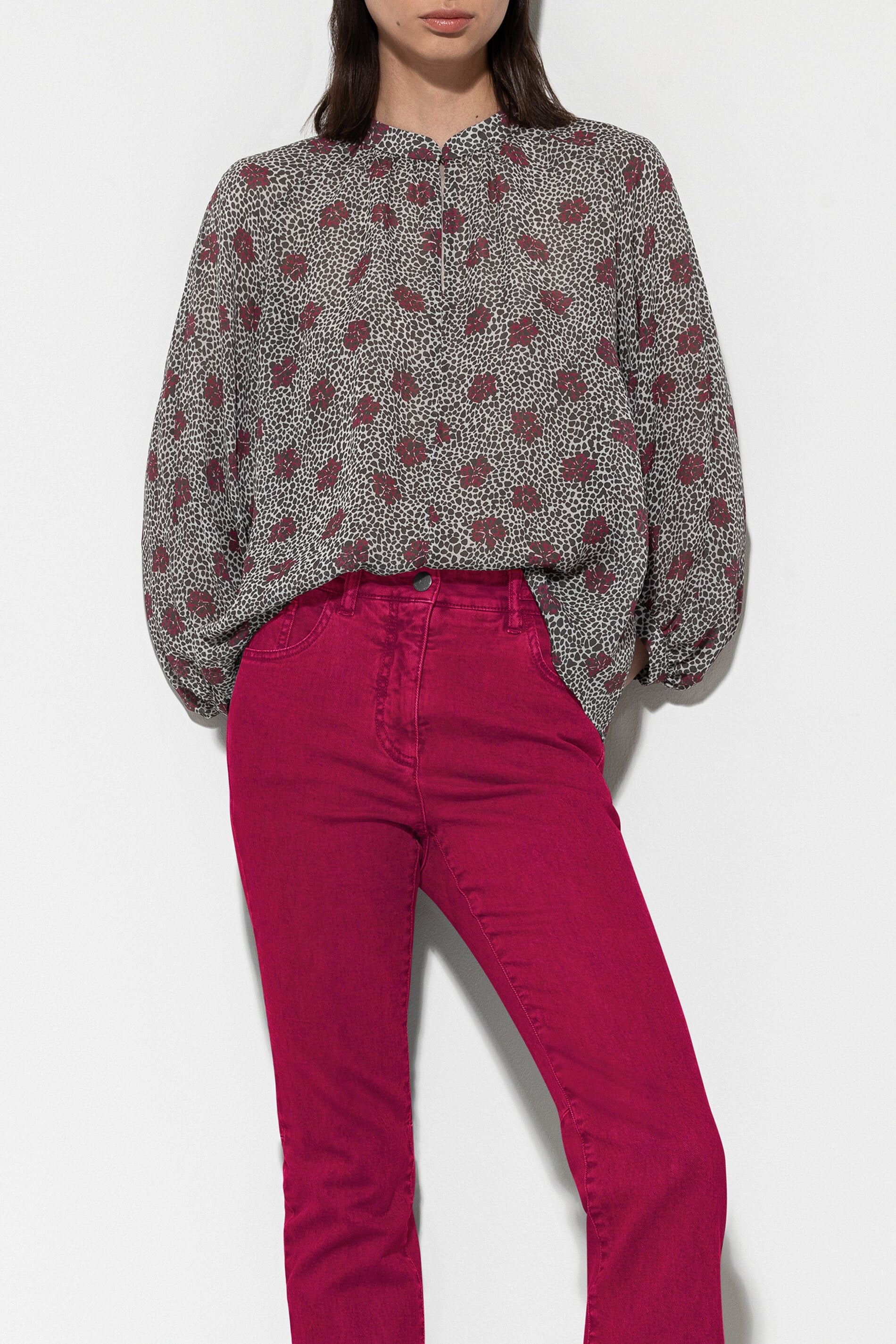 Bluse mit Millefeleurs-Print - multi - Standard | Model Front