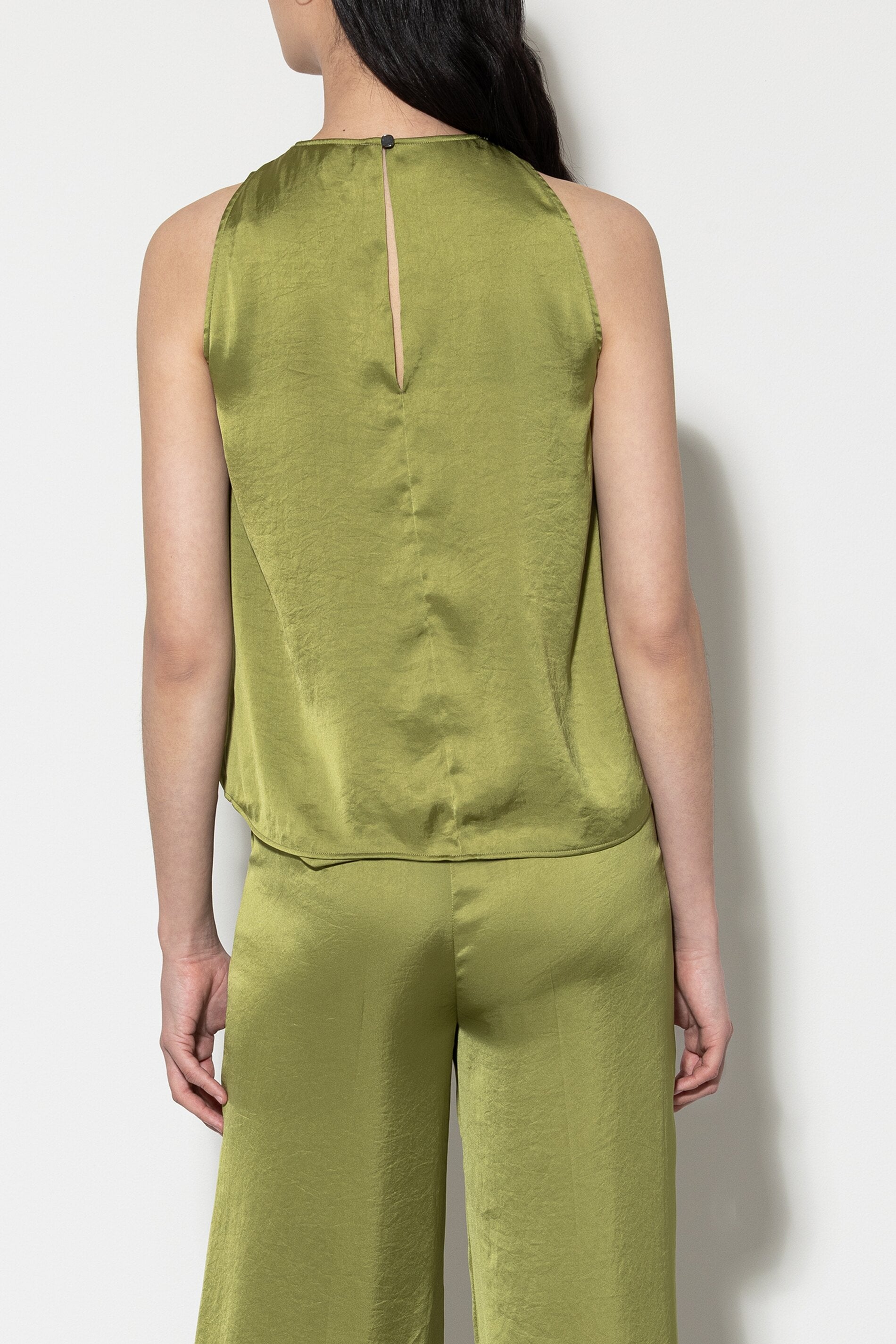 Top mit Knotendetail - moss green - Standard | Model Rück