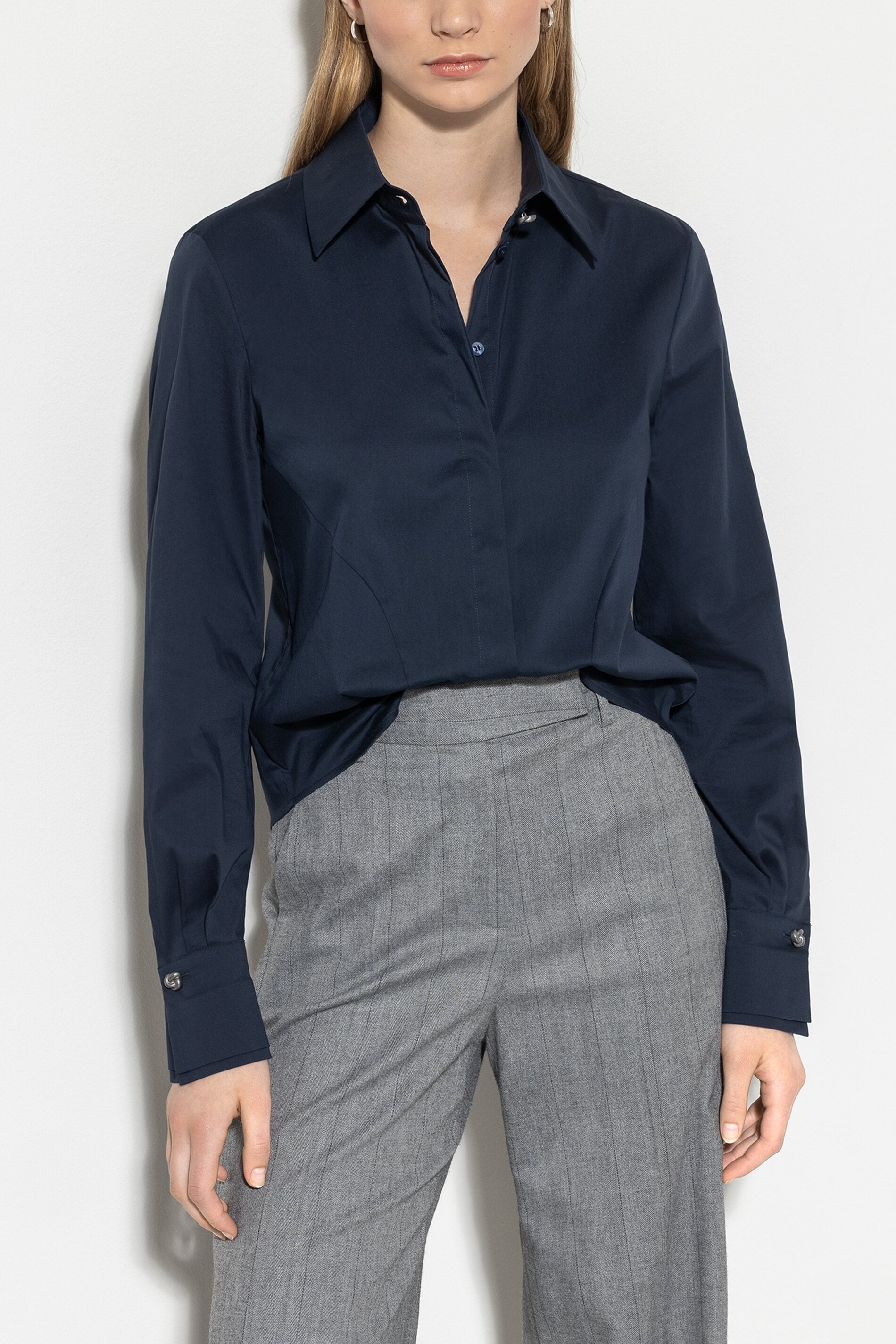 Hemdbluse aus Baumwoll-Mix - midnight blue - Standard | Model Front