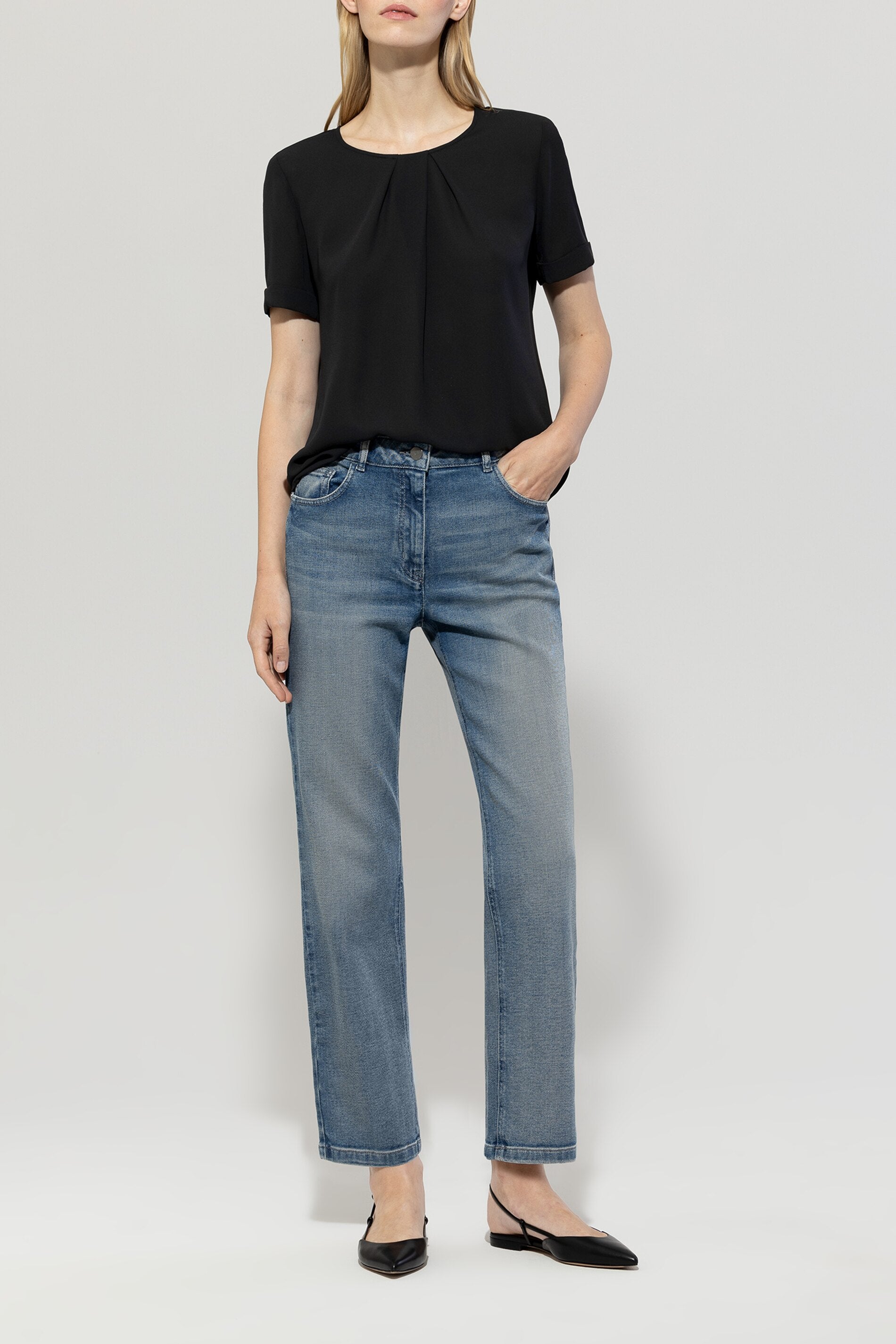 Fließendes Kurzarm-Blusenshirt - black - Standard | Model Front