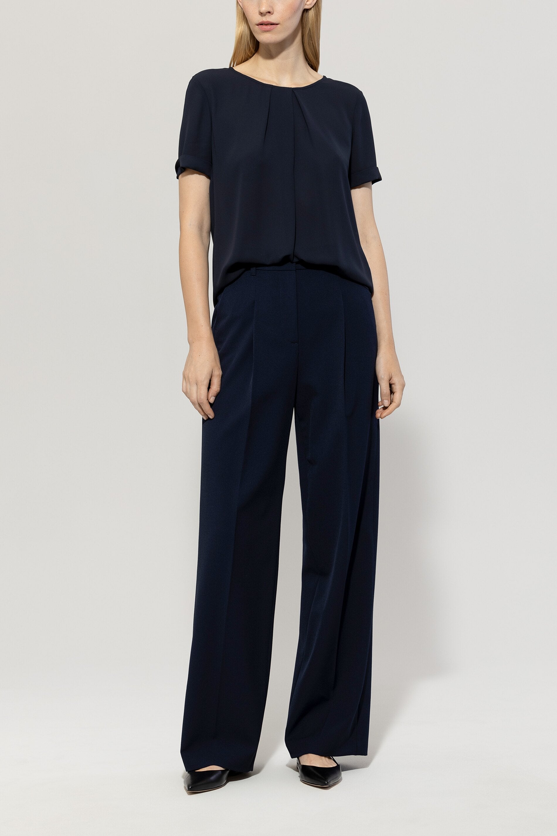 Fließendes Kurzarm-Blusenshirt - dark navy - Standard | Model Front