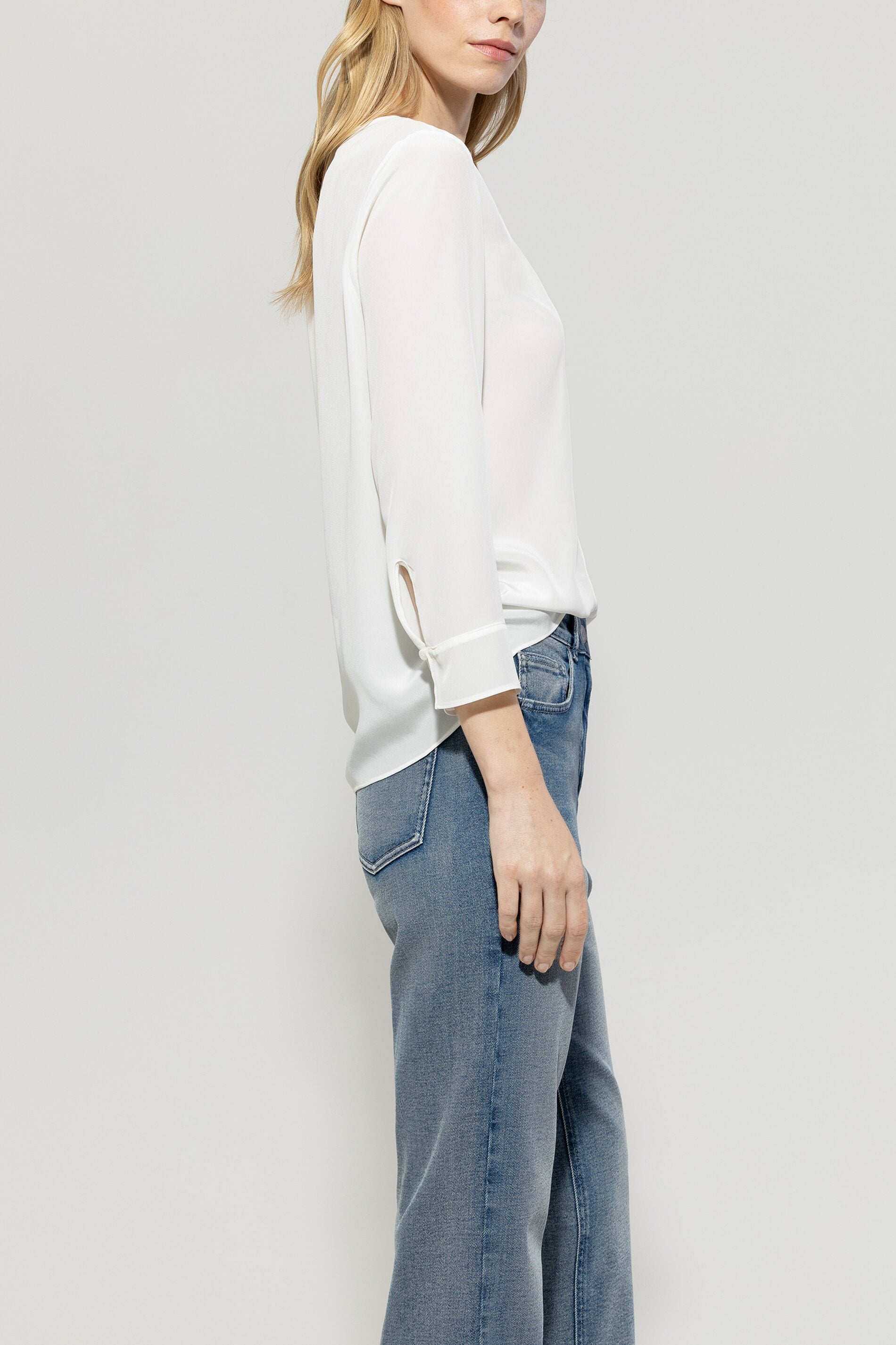 Fließendes Blusenshirt - off-white - Standard | Model Seite