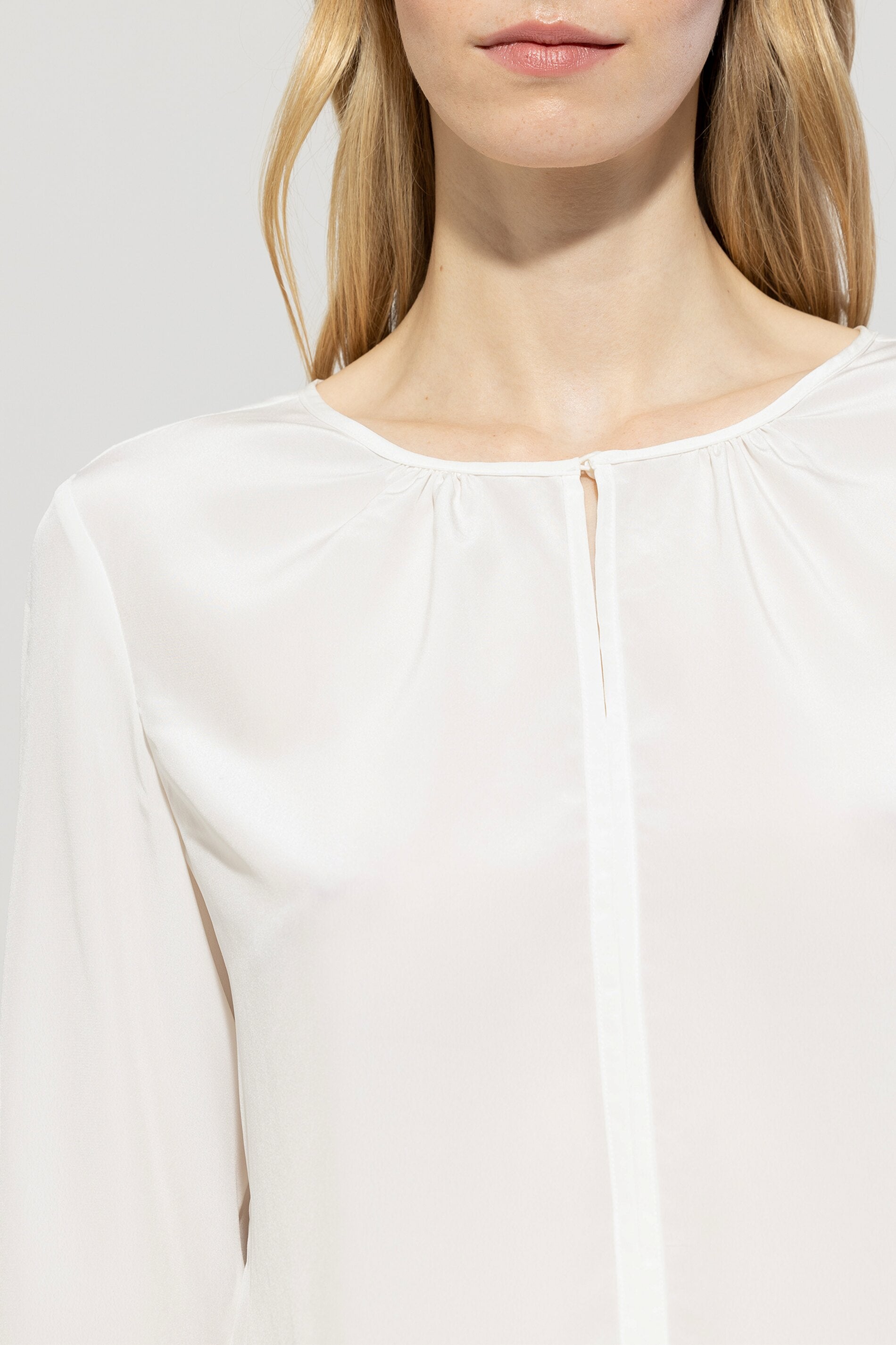 Fließendes Blusenshirt - off-white - Standard | Model Detail