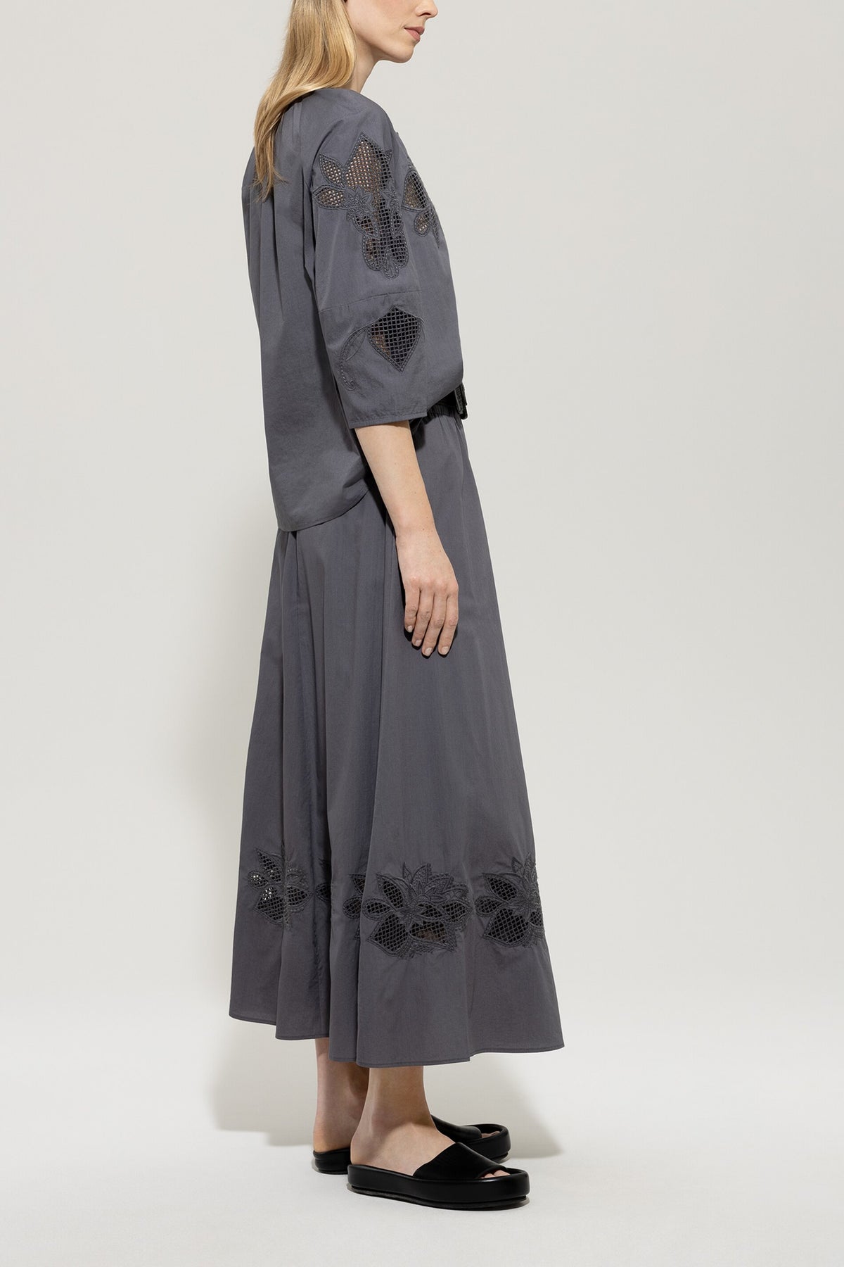 Tunika-Bluse mit Stickerei - cool grey - Standard | Model Seite