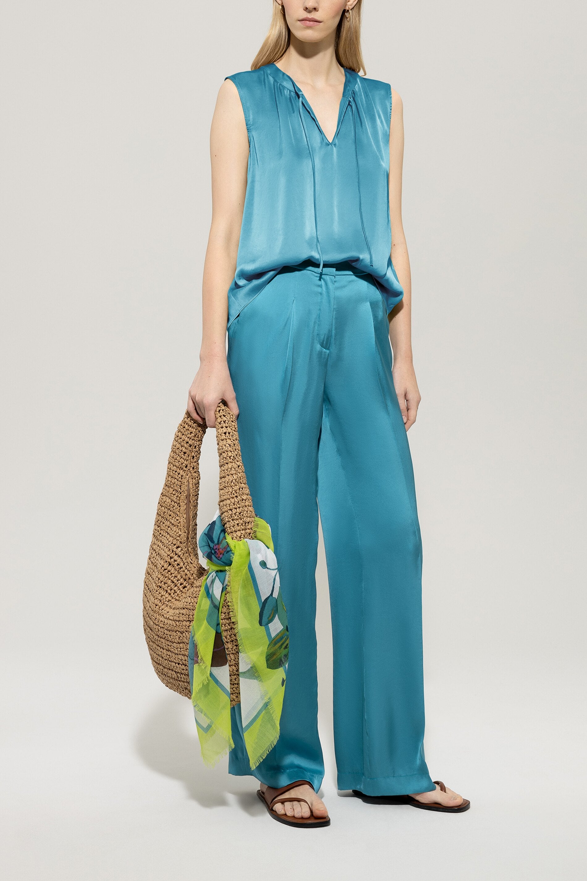 Top mit Bindeband - turquoise - Standard | Model Front