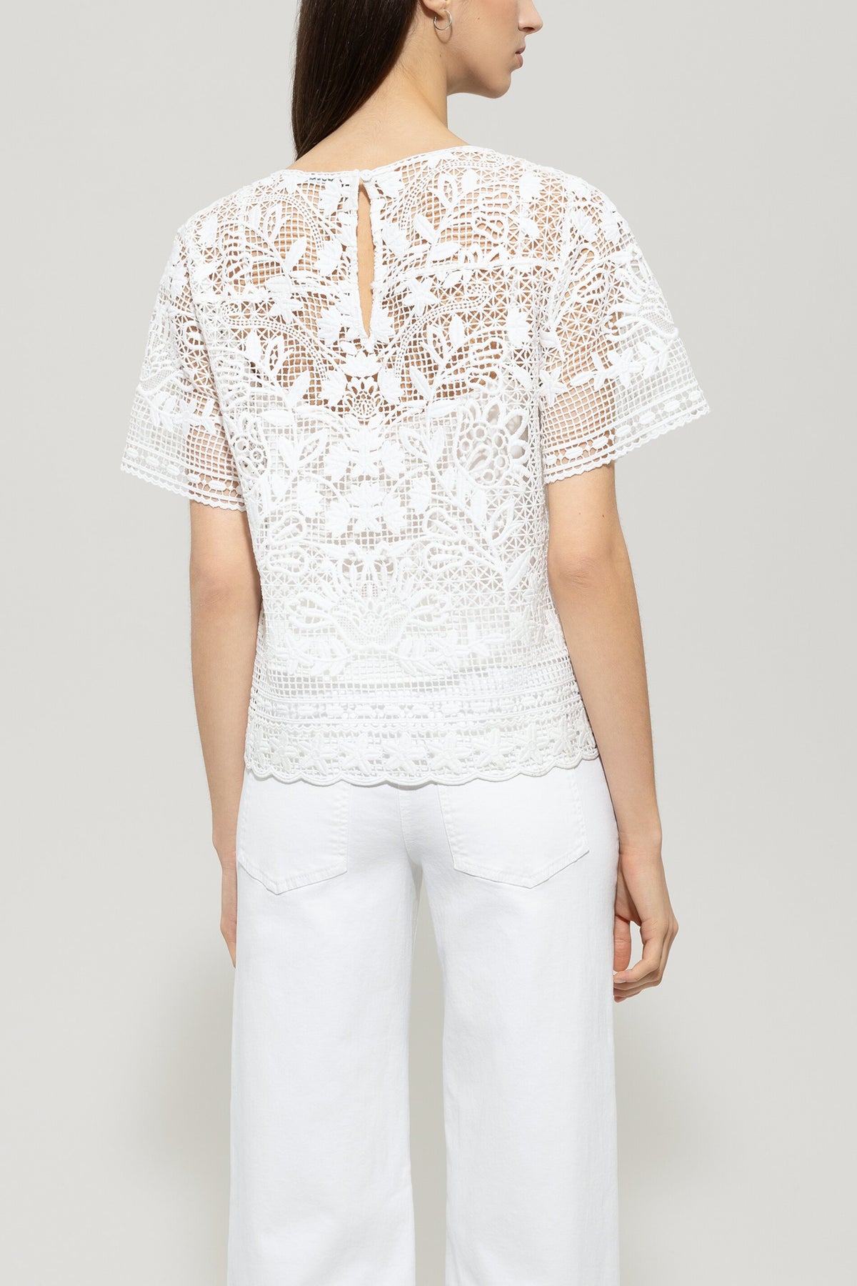 Spitzen-Bluse mit Stickerei - bleached white - Standard | Model Rück