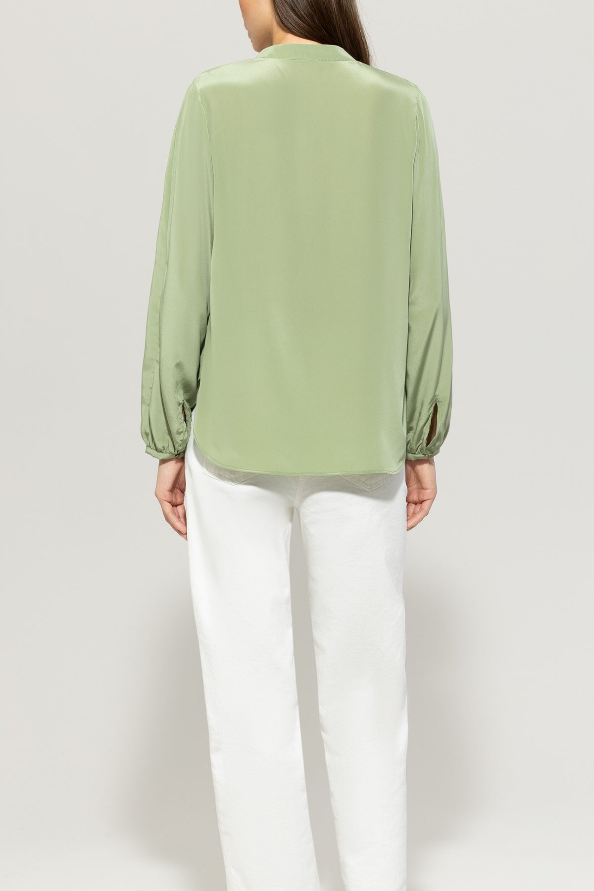 Tunikabluse mit V-Neck - easy green - Standard | Model Rück