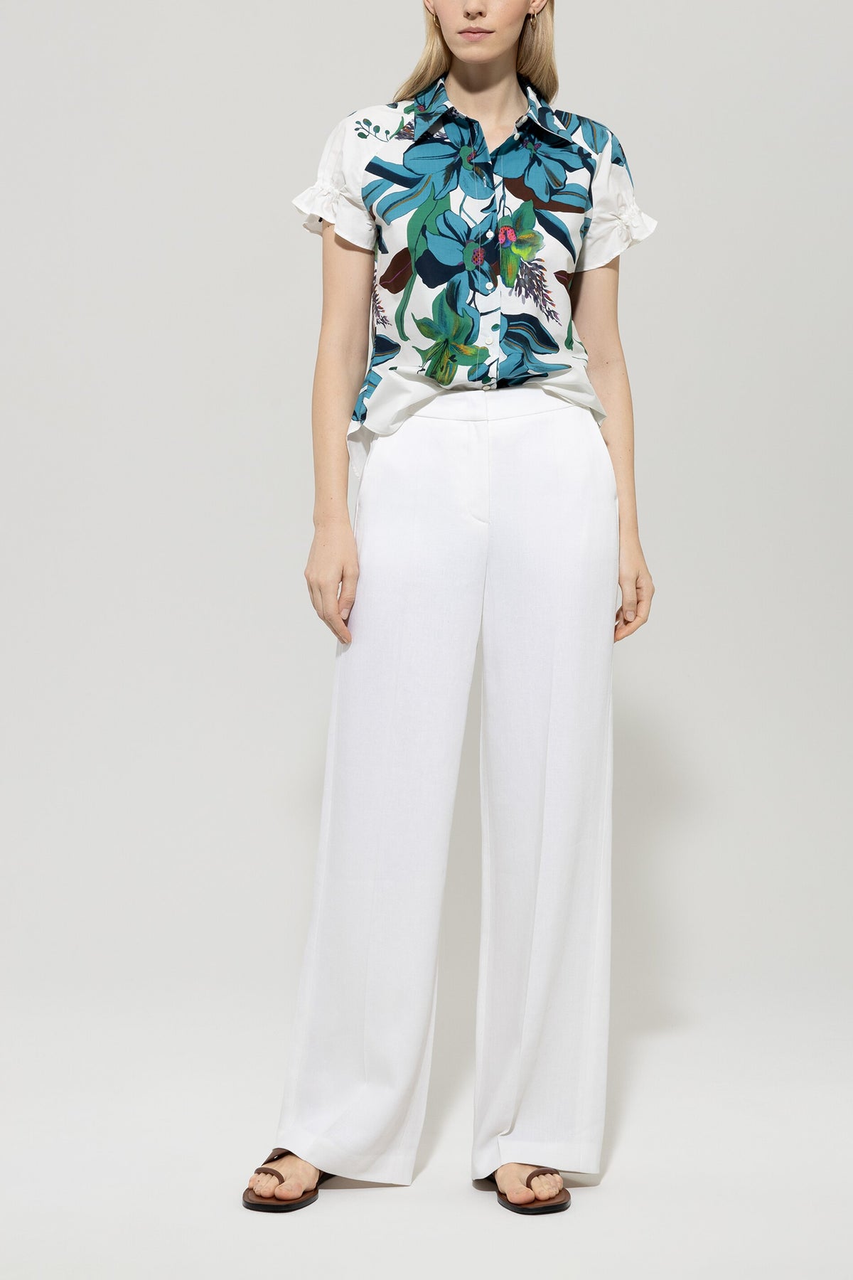 Bluse mit Hawaii-Print - multi - Standard | Model Front