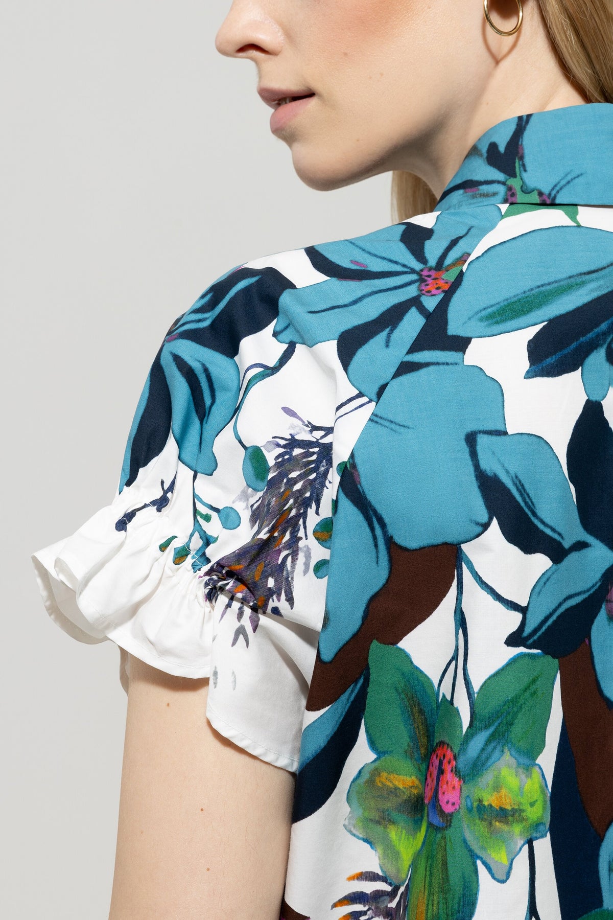 Bluse mit Hawaii-Print - multi - Standard | Model Detail