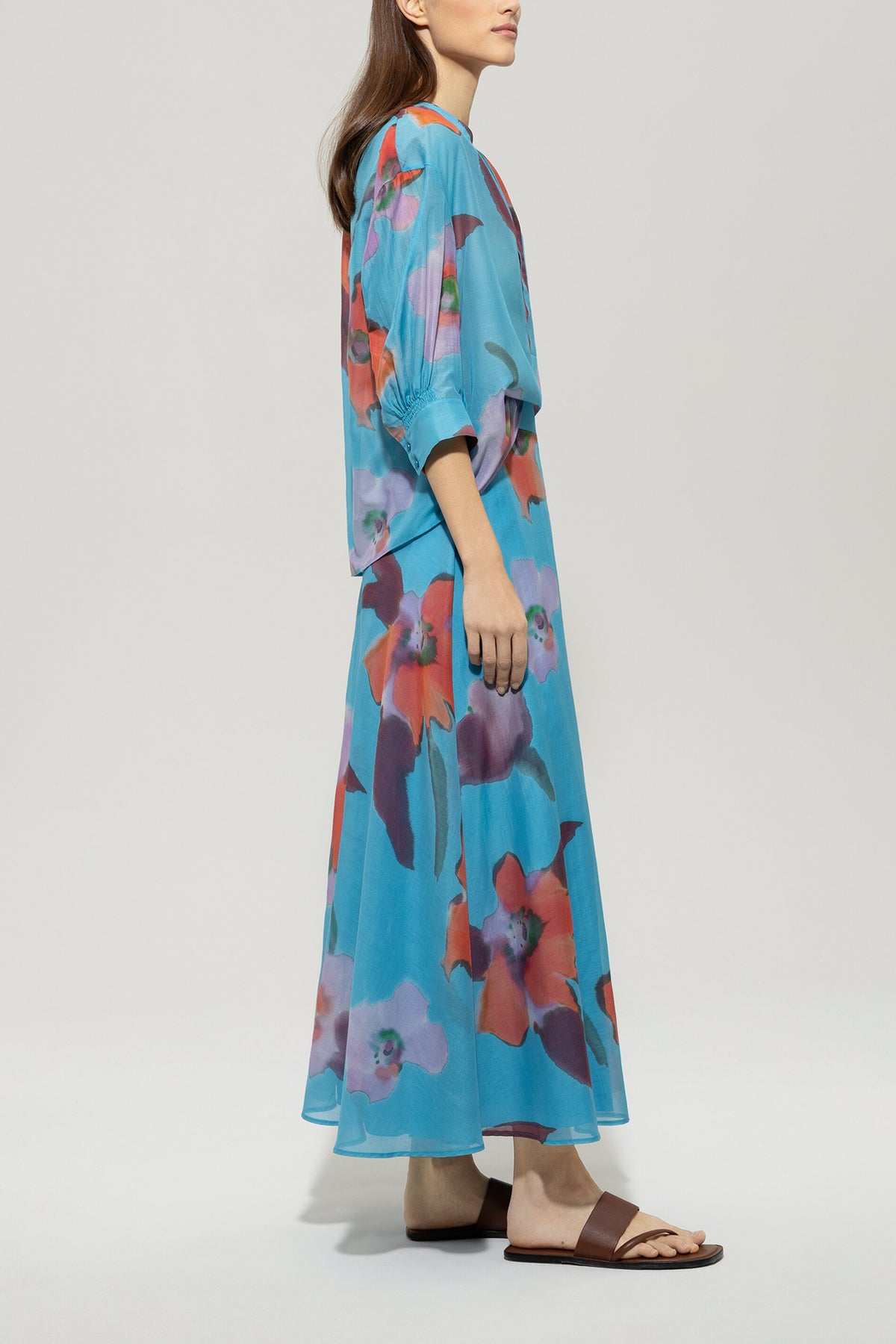 Bluse mit Hibiskus-Print - multi - Standard | Model Seite