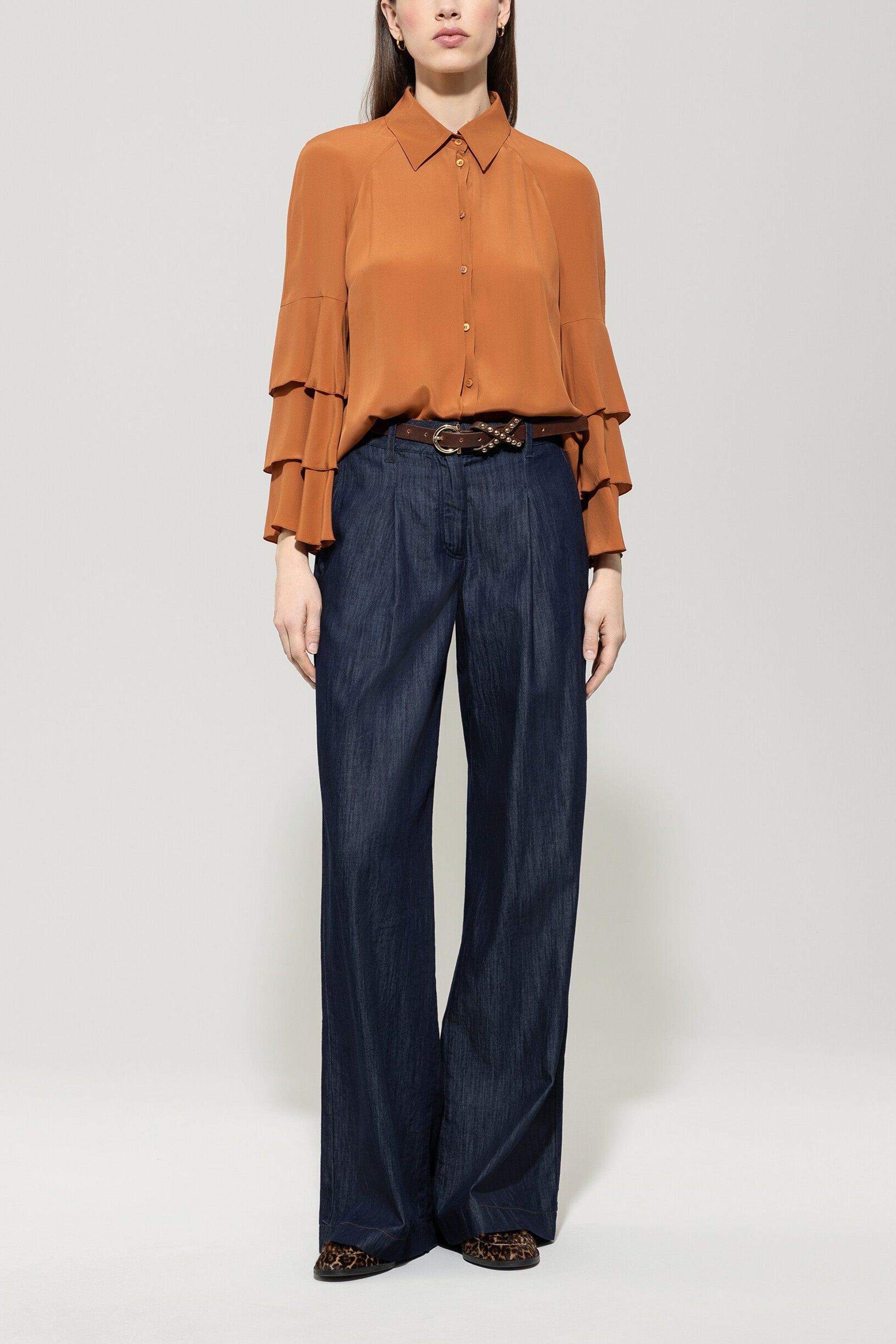 Bluse aus Seiden-Mix - cinnamon - Standard | Model Front