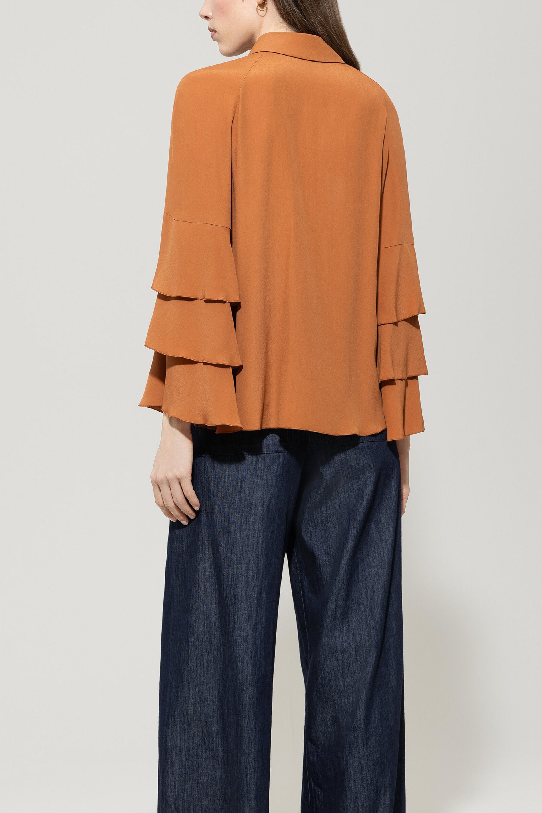 Bluse aus Seiden-Mix - cinnamon - Standard | Model Rück