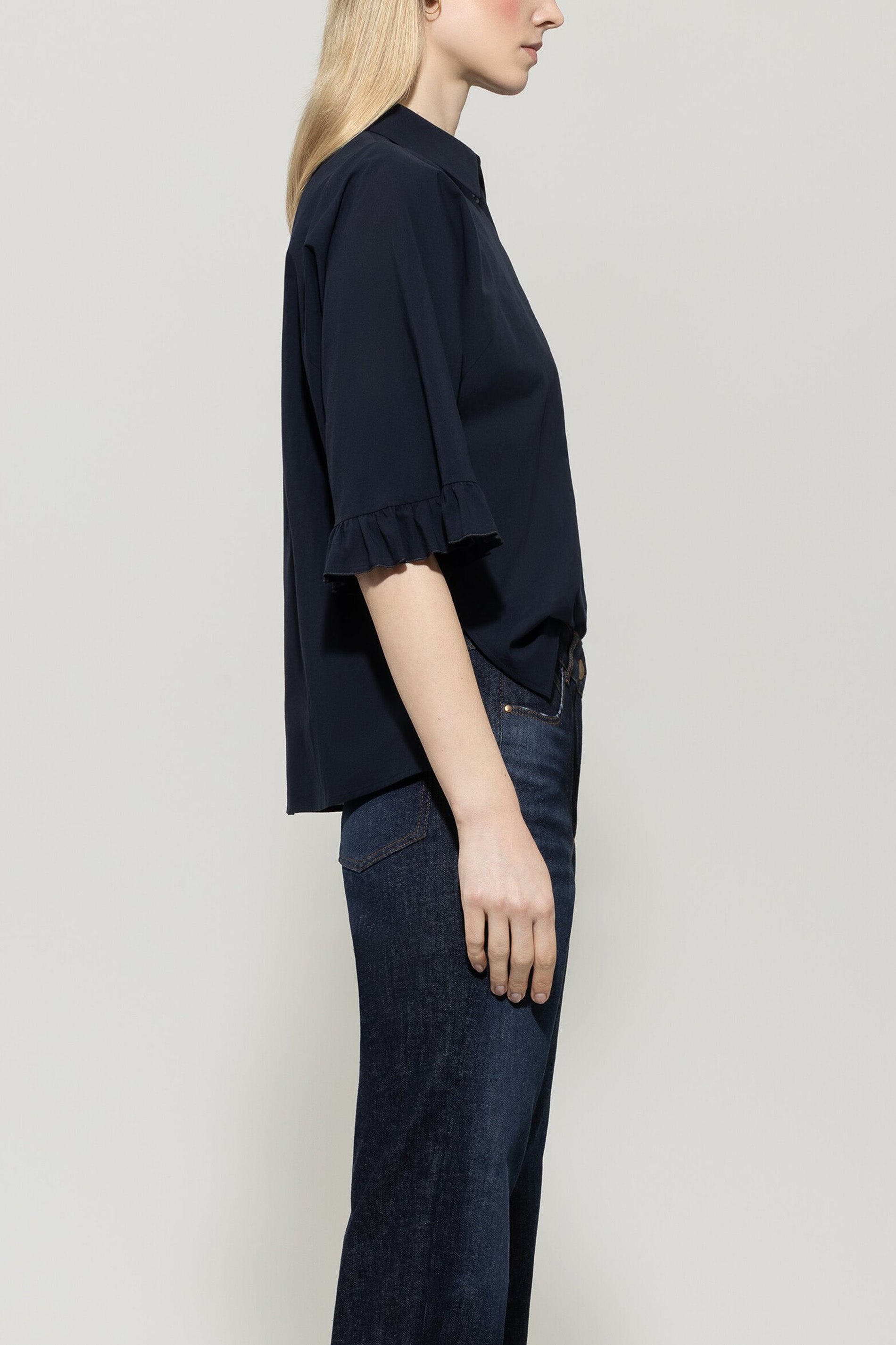 Bluse aus Baumwoll-Voile - dark blue - Standard | Model Seite