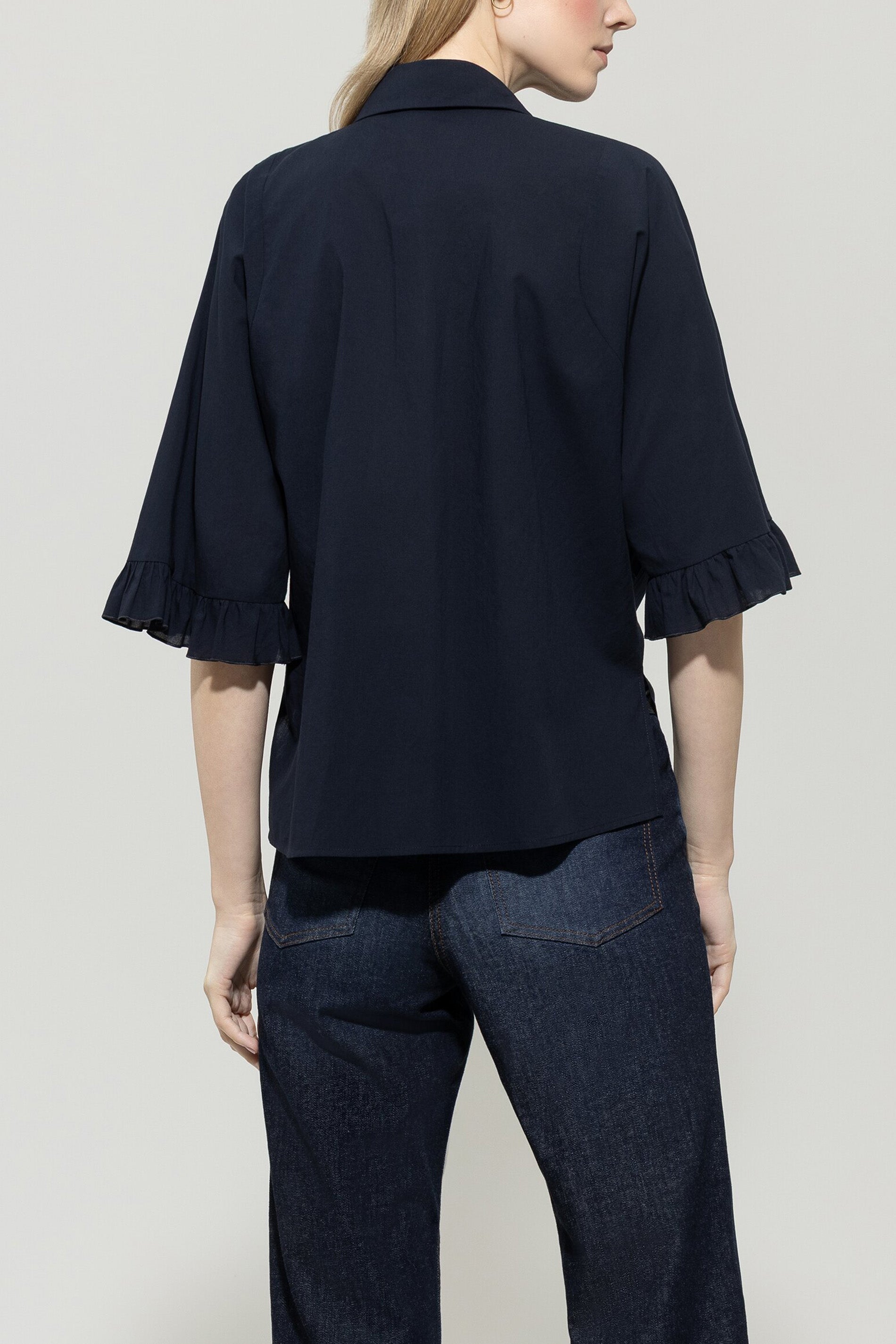 Bluse aus Baumwoll-Voile - dark blue - Standard | Model Rück