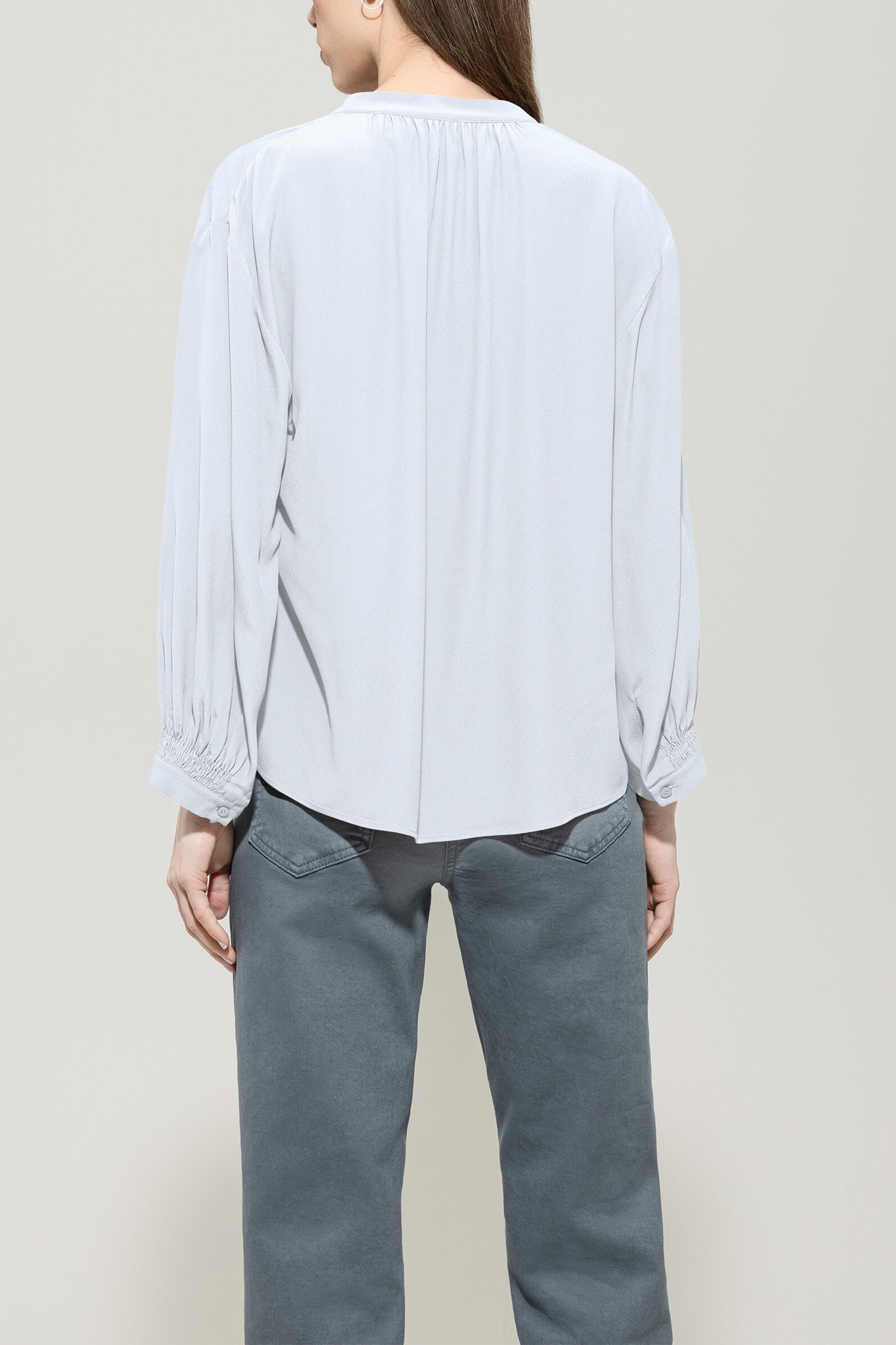 Tunika-Bluse aus Seiden-Mix - light blue - Standard | Model Rück